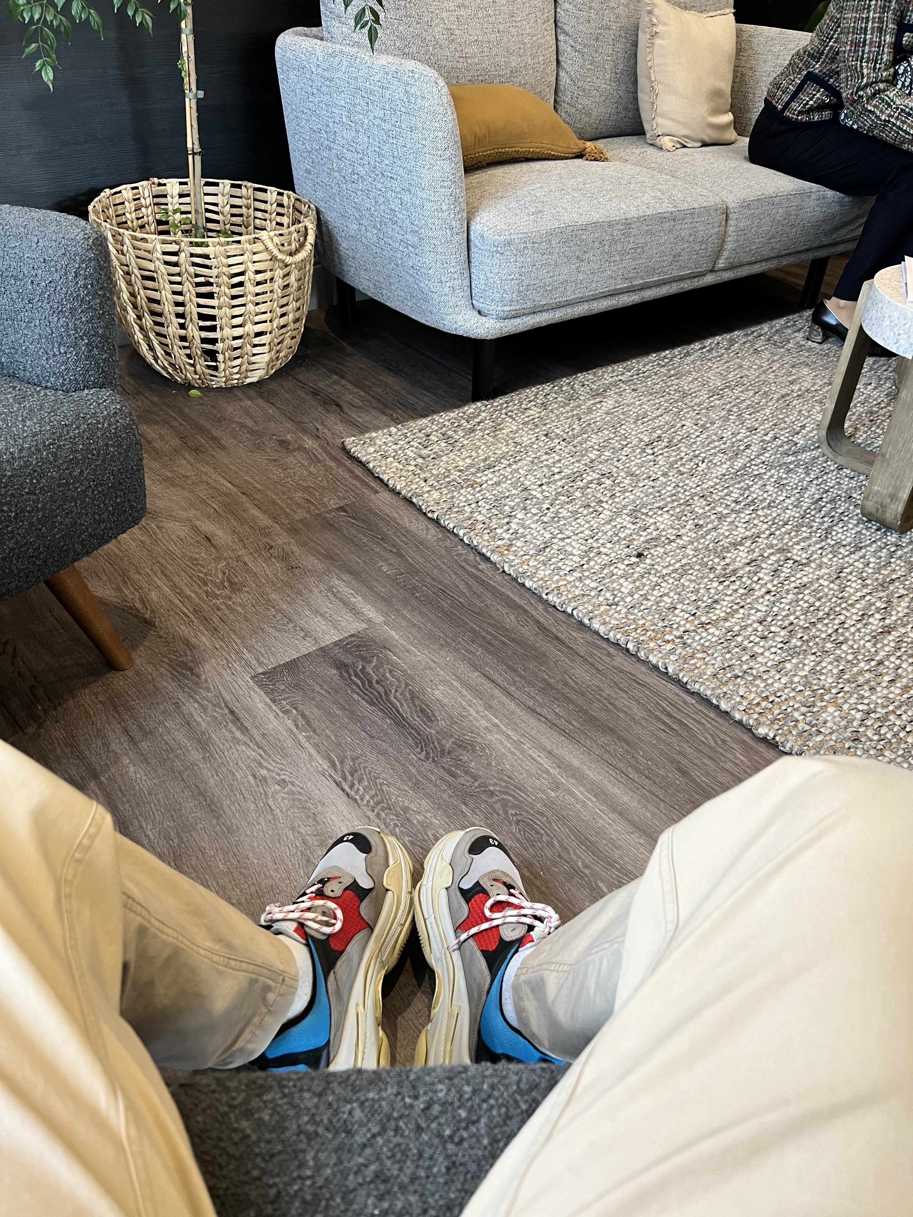 Balenciaga Triple S Trainer Blue Red, Jordan x Travis Scott Canvas Pants - Asia 착용 스타일 - 2