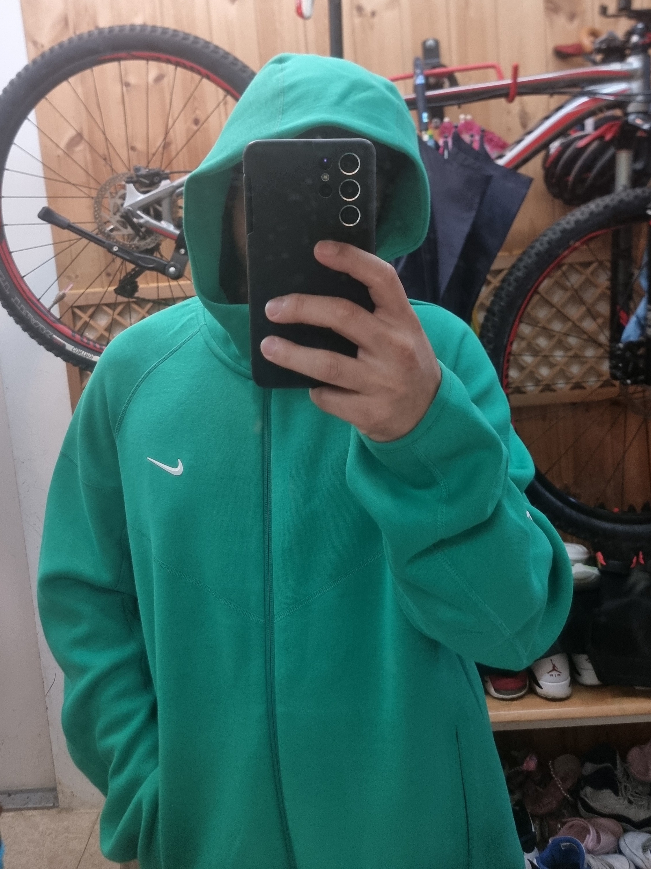 Nike x Drake Nocta Tech Fleece Hoodie Stadium Green (FD8453-324) 착용 스타일 - 3