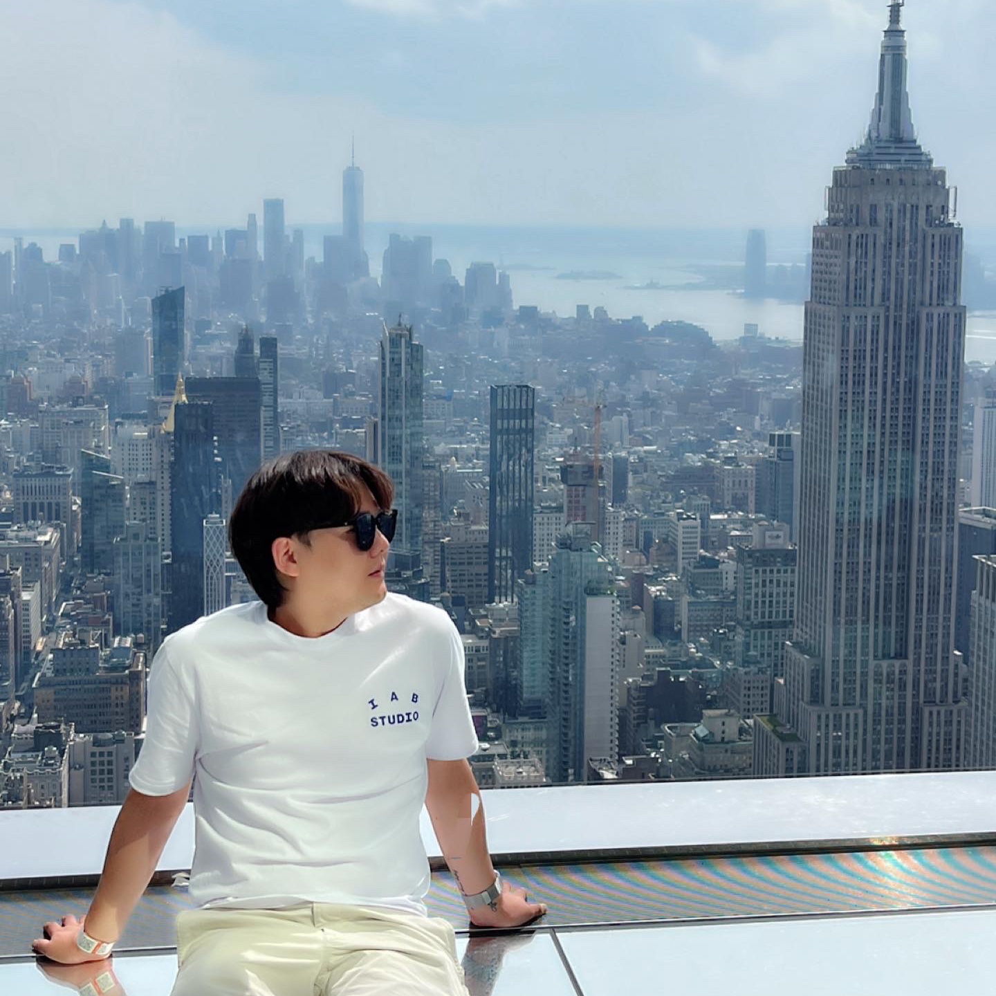 IAB Studio T-Shirt White Navy - 22FW, Jordan 1 x Travis Scott x Fragment Retro Low OG SP Military Blue 착용 스타일 - 1