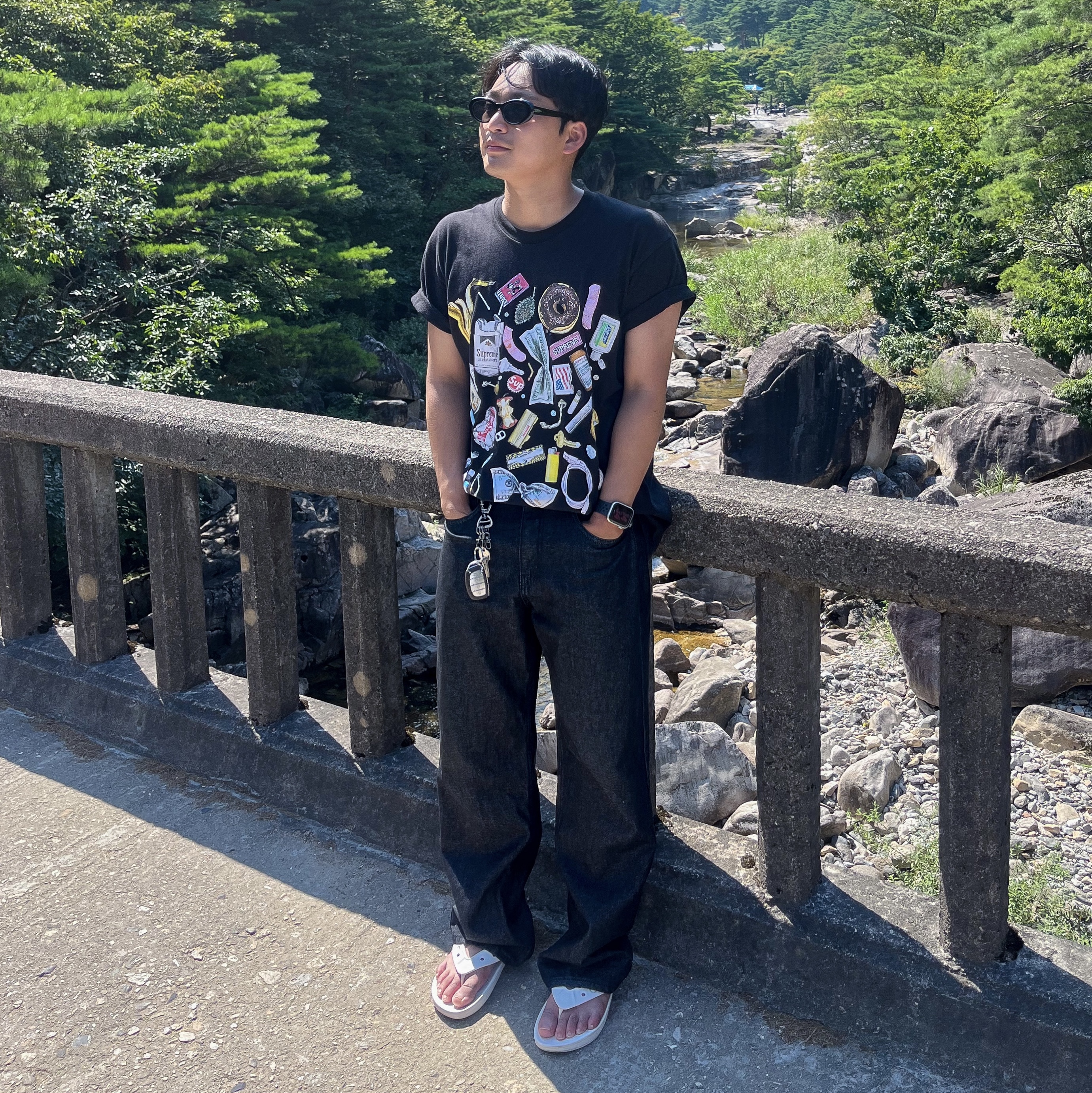 Supreme Trash T-Shirt Black - 23SS 착용 스타일