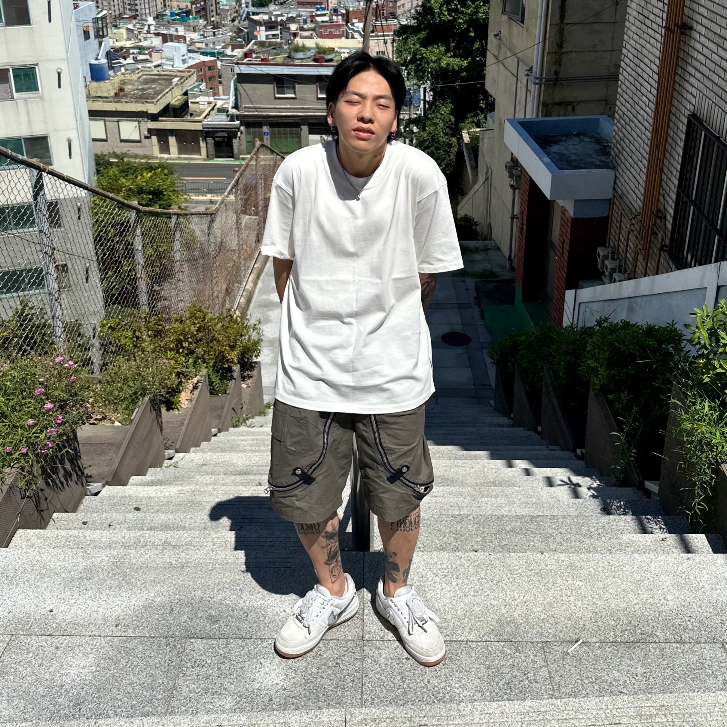 Nike x Travis Scott Air Force 1 Low White 착용 스타일