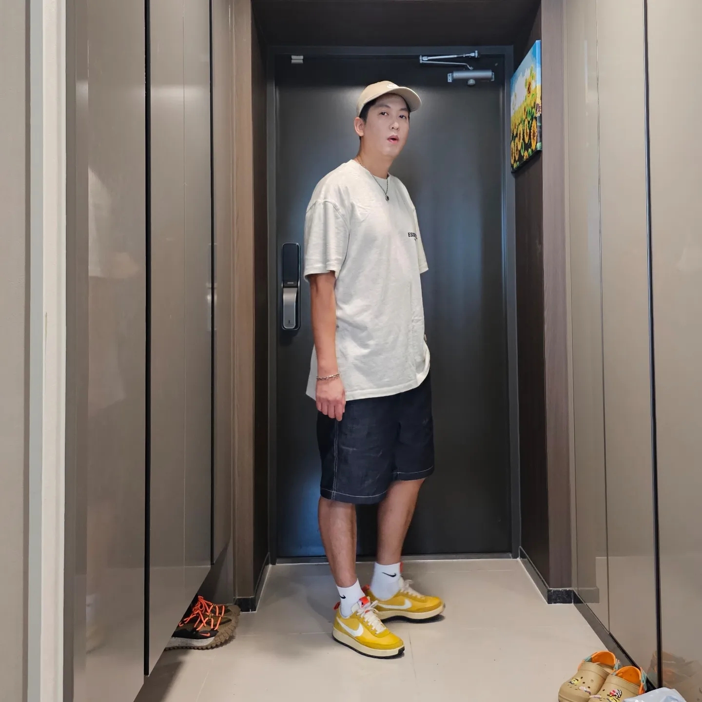 Essentials The Core Collection T-Shirt Light Oatmeal, Nike x Tom Sachs General Purpose Shoe Archive 착용 스타일 - 2