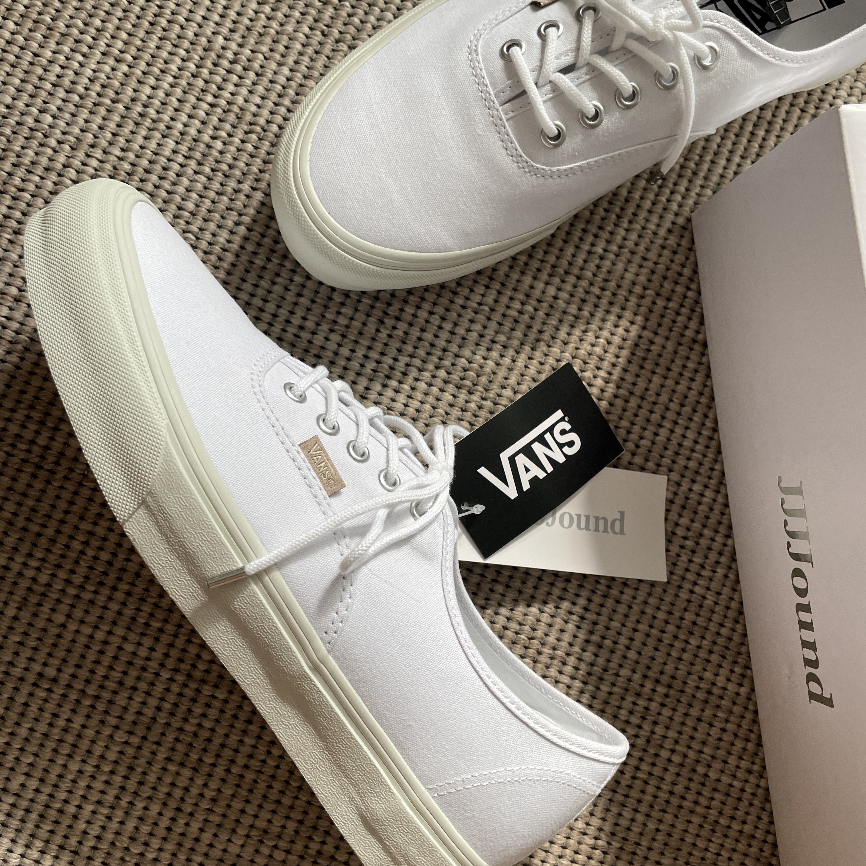 Vans Vault x JJJJound Authentic LX True White 착용 스타일 - 1