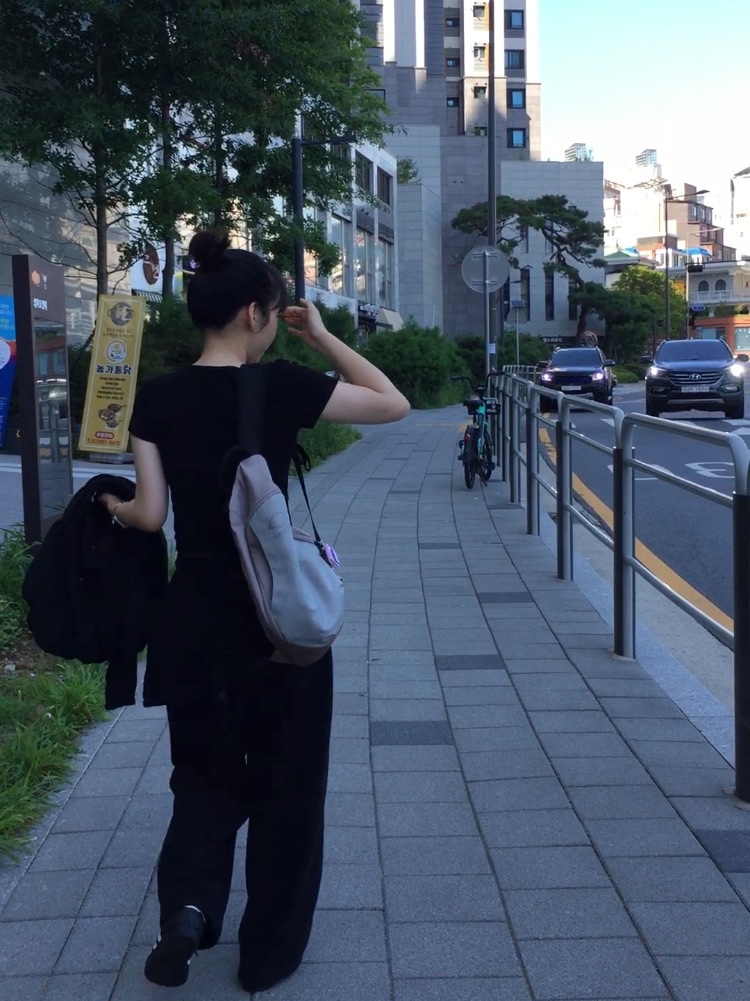 (W) Mischief Rhombus Blur T-Shirt Mini Black, Mischief Rhombus Backpack Pink Grey 착용 스타일