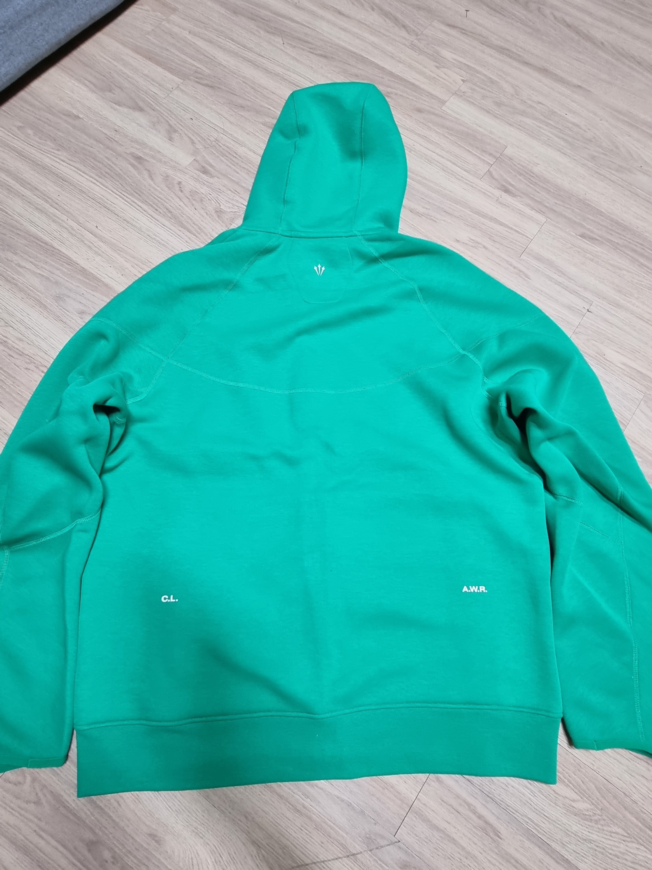 Nike x Drake Nocta Tech Fleece Hoodie Stadium Green (FD8453-324) 착용 스타일 - 2