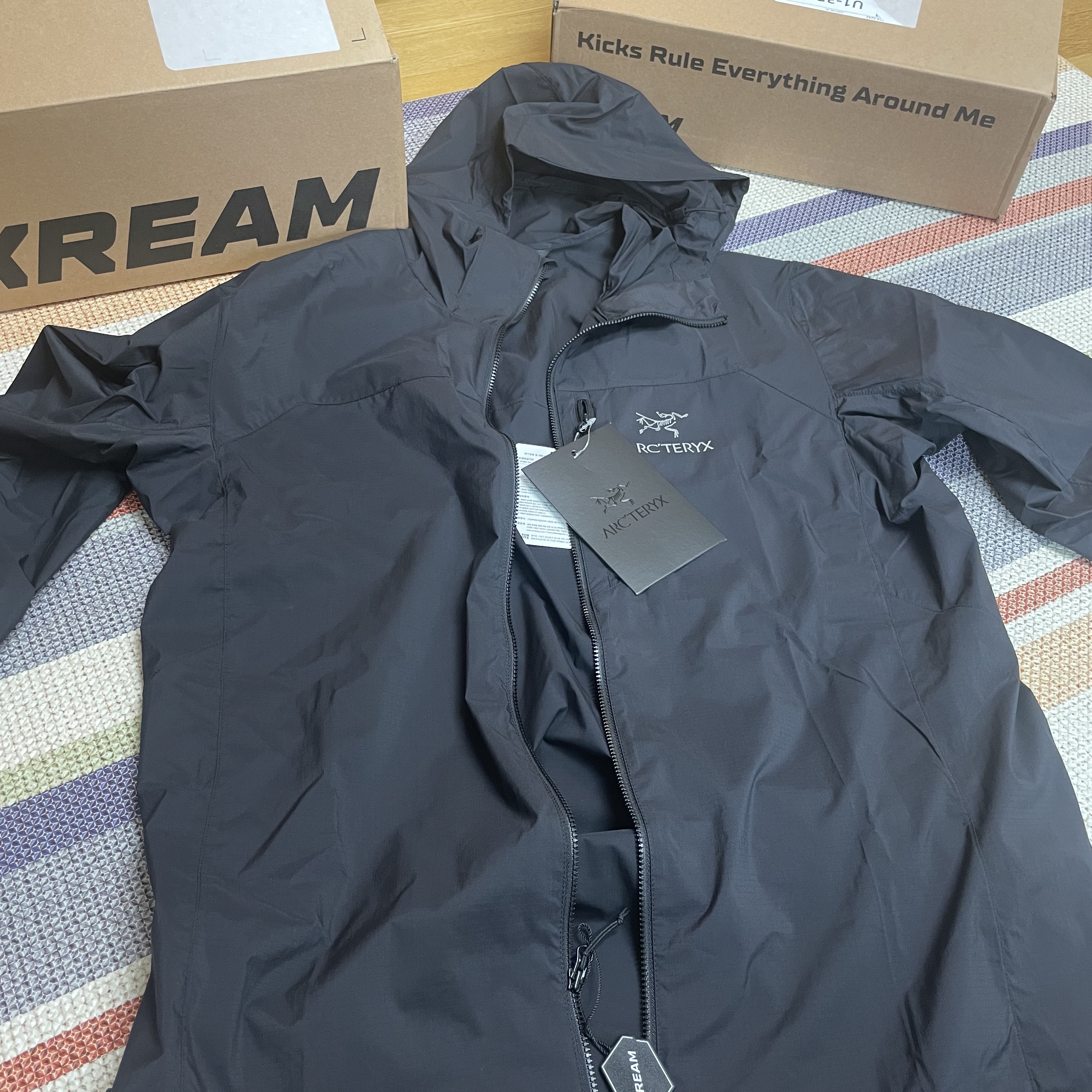 Arc'teryx Squamish Hoody Black 착용 스타일