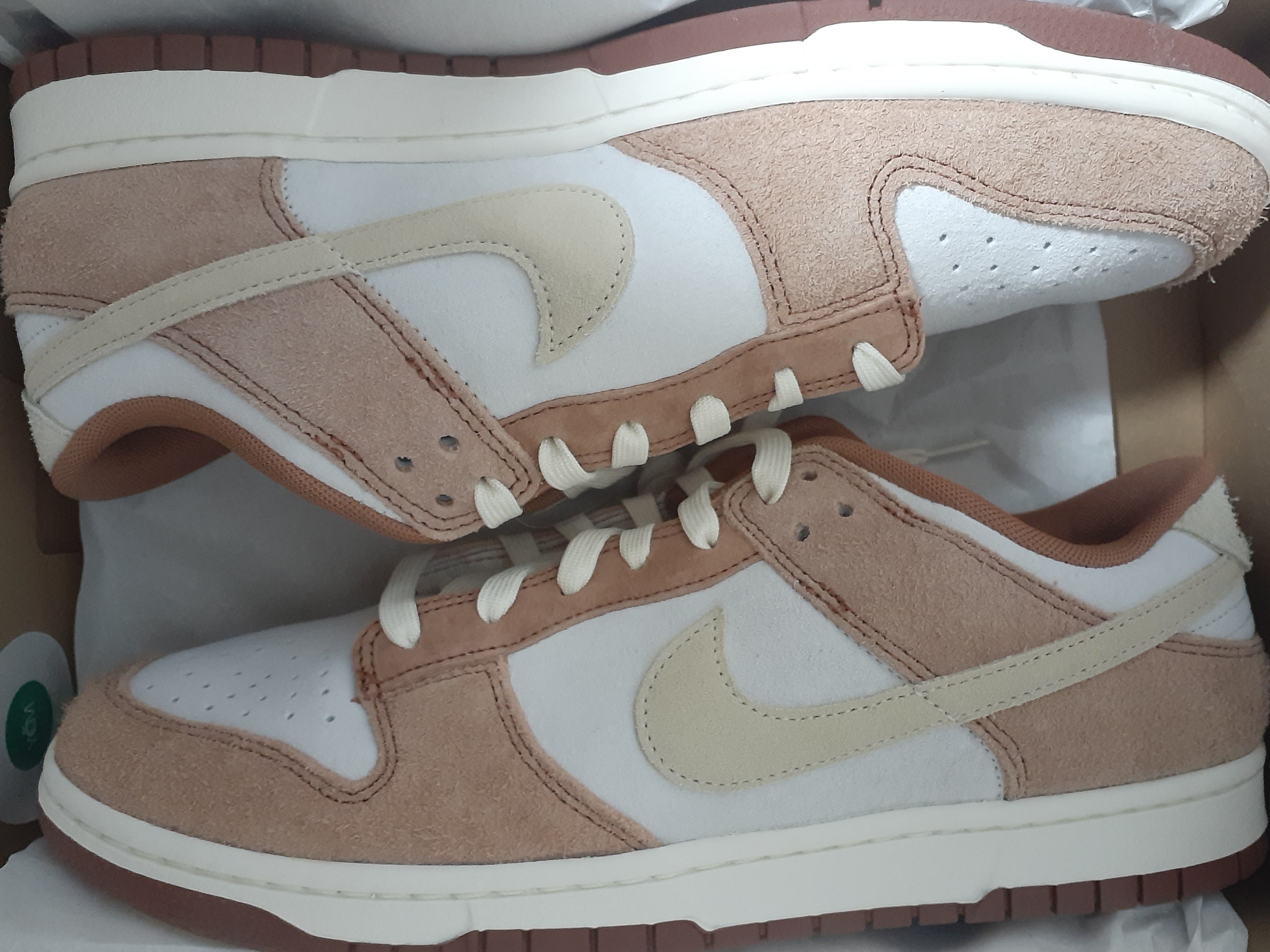 Nike Dunk Low Pro Premium Medium Curry 착용 스타일