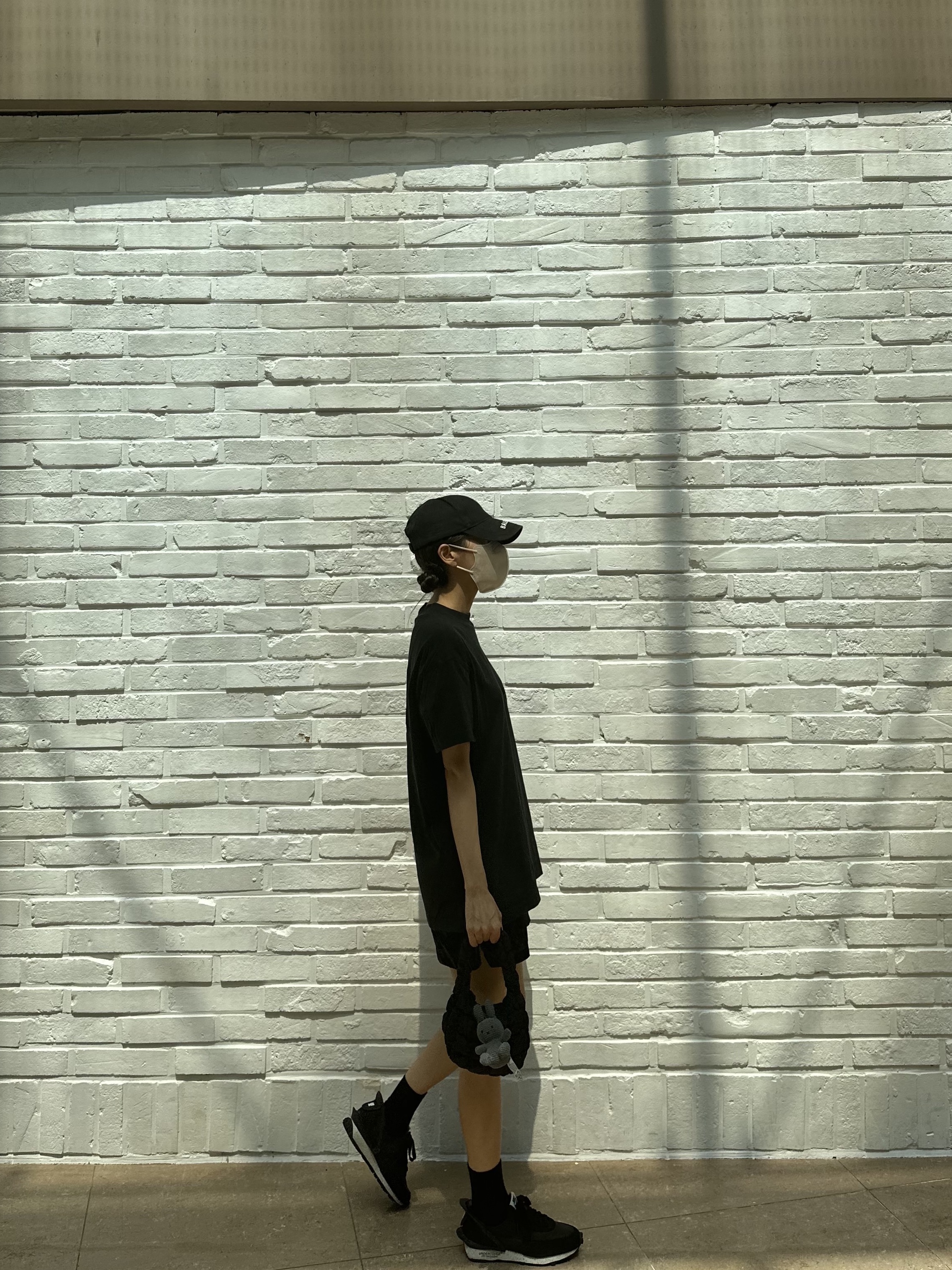 (W) Nike x Undercover Daybreak Black Sail, COS Quilted Micro Bag Black 착용 스타일 - 2