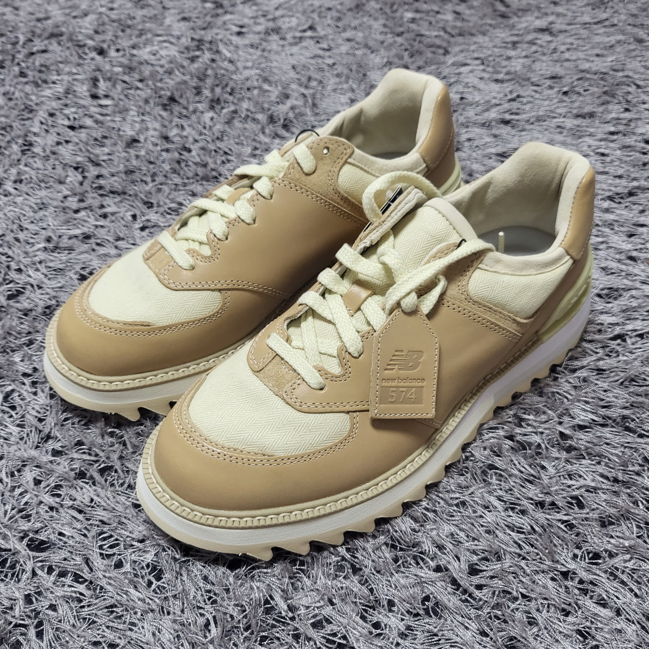 New Balance x Tokyo Design Studio 574 Vachetta Tan 착용 스타일