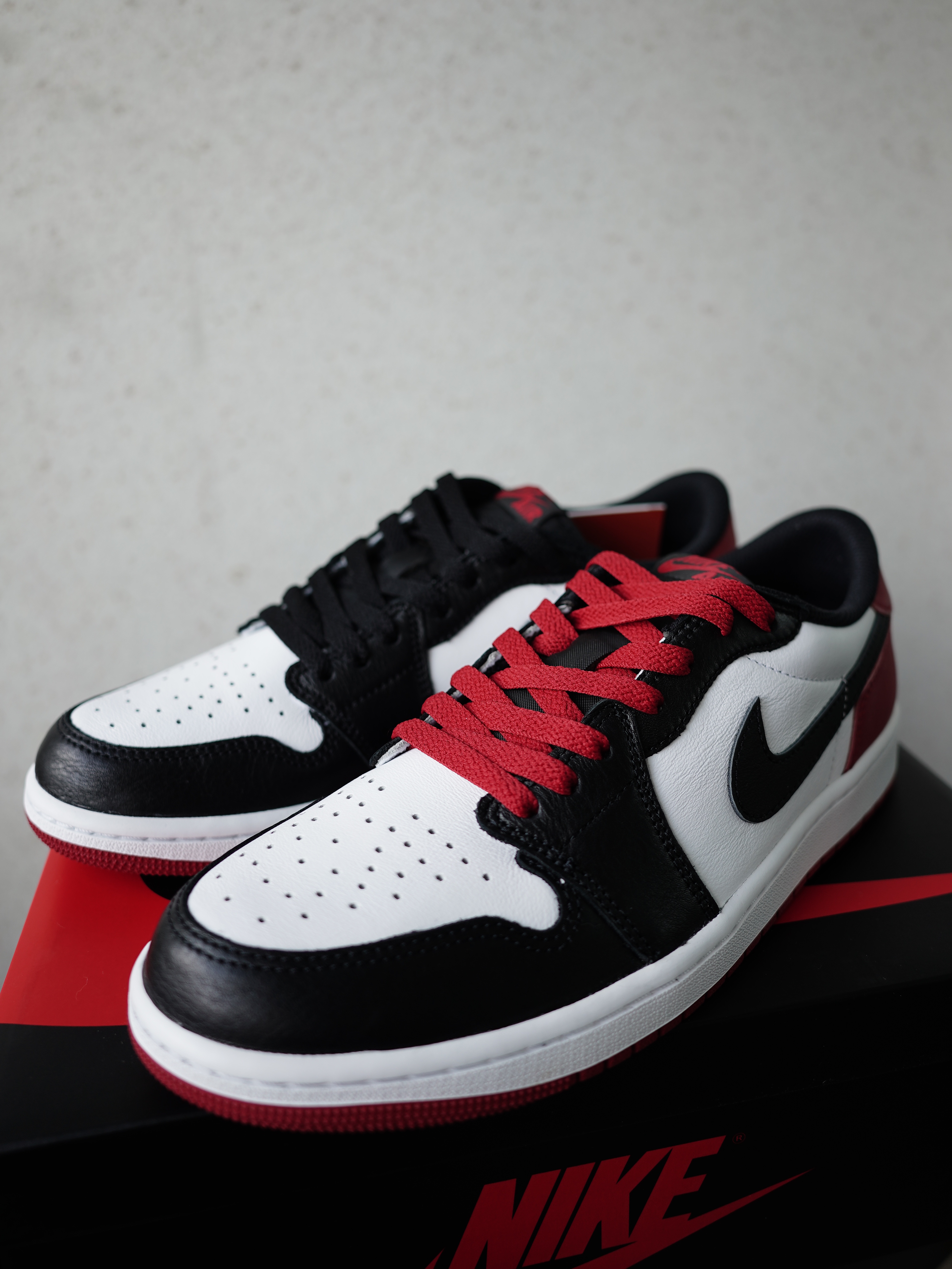 Jordan 1 Retro Low OG Black Toe 착용 스타일 - 4