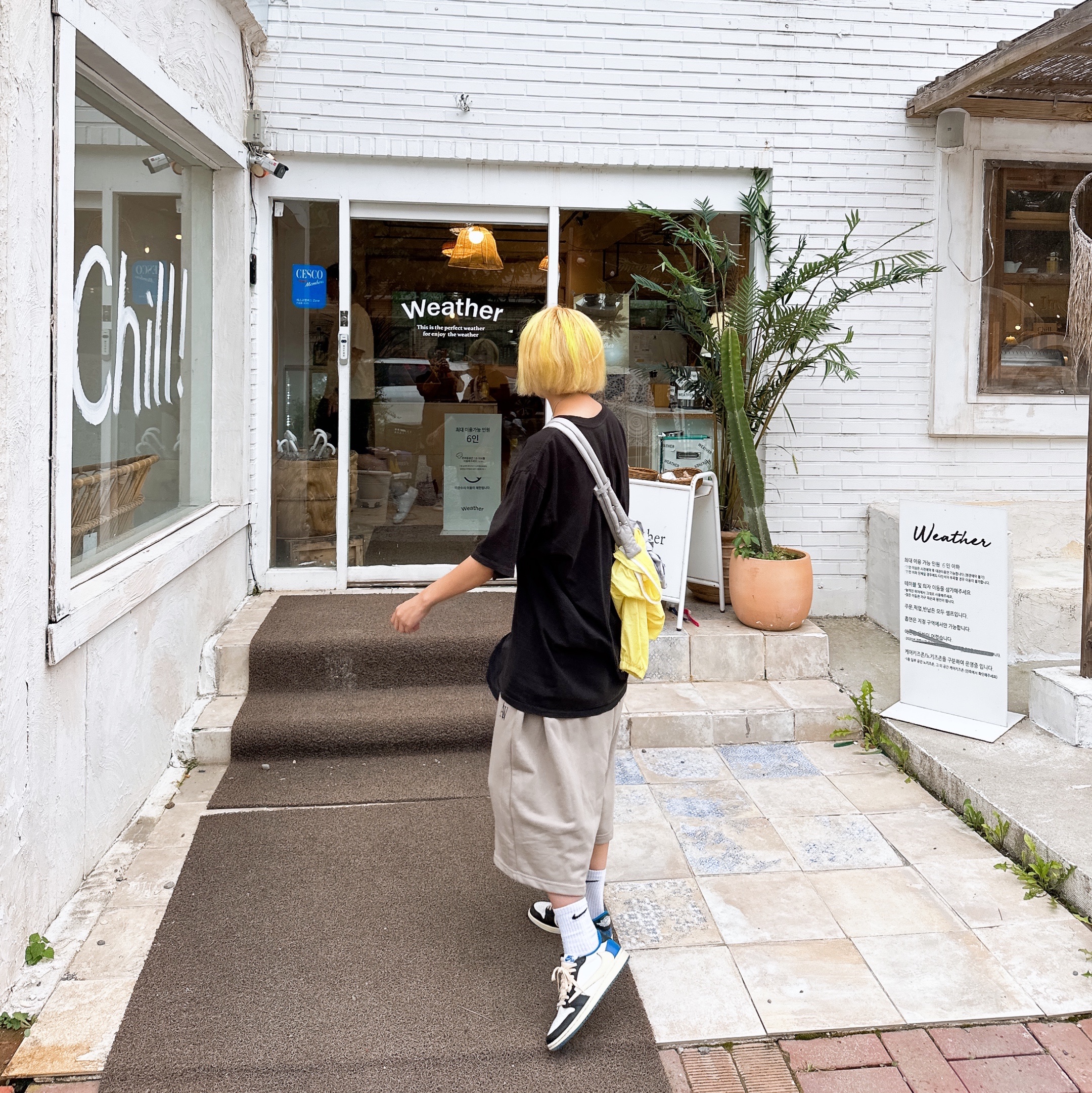 Stussy Block Sport Pigment Dyed T-Shirt Black, Darkr8m Studio x Hardhitters Satin Reflective Logo Cap 착용 스타일 - 3