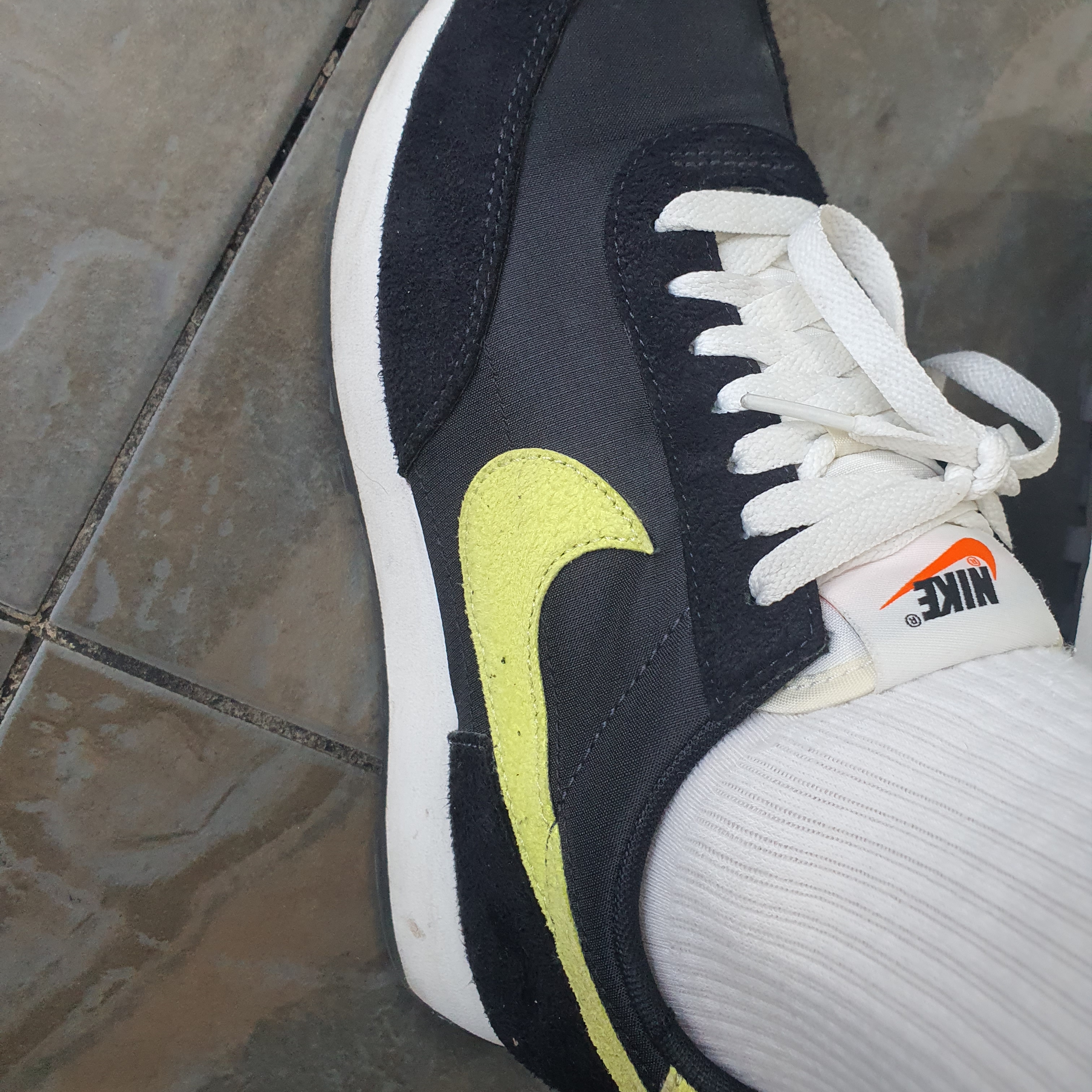 Nike Daybreak SP Black Limelight 착용 스타일 - 1