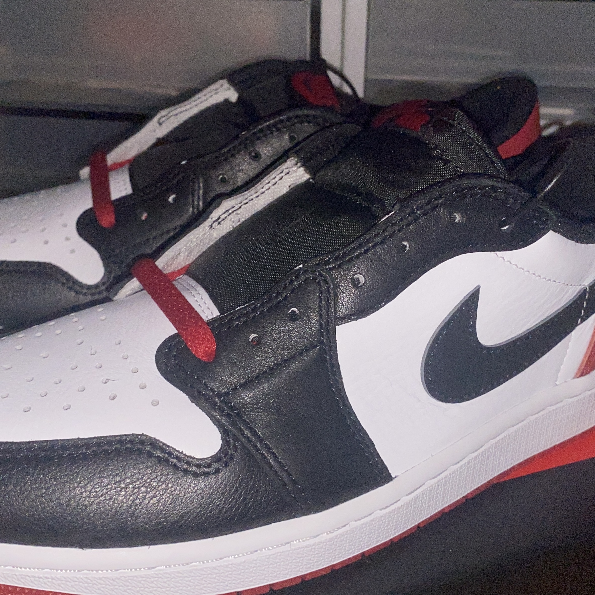Jordan 1 Retro Low OG Black Toe 착용 스타일 - 1
