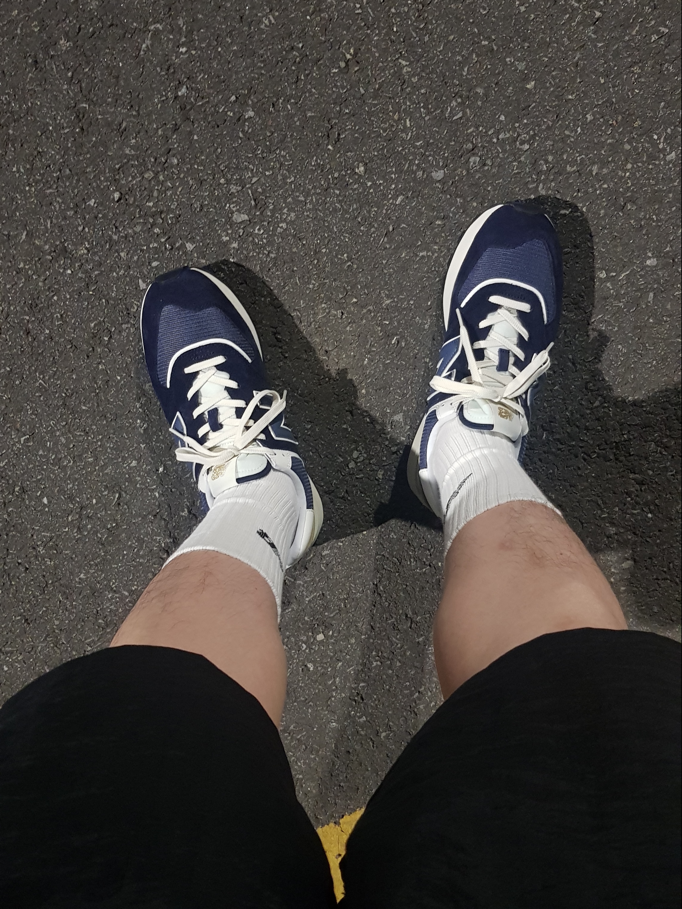 New Balance 574 Legacy Navy 착용 스타일