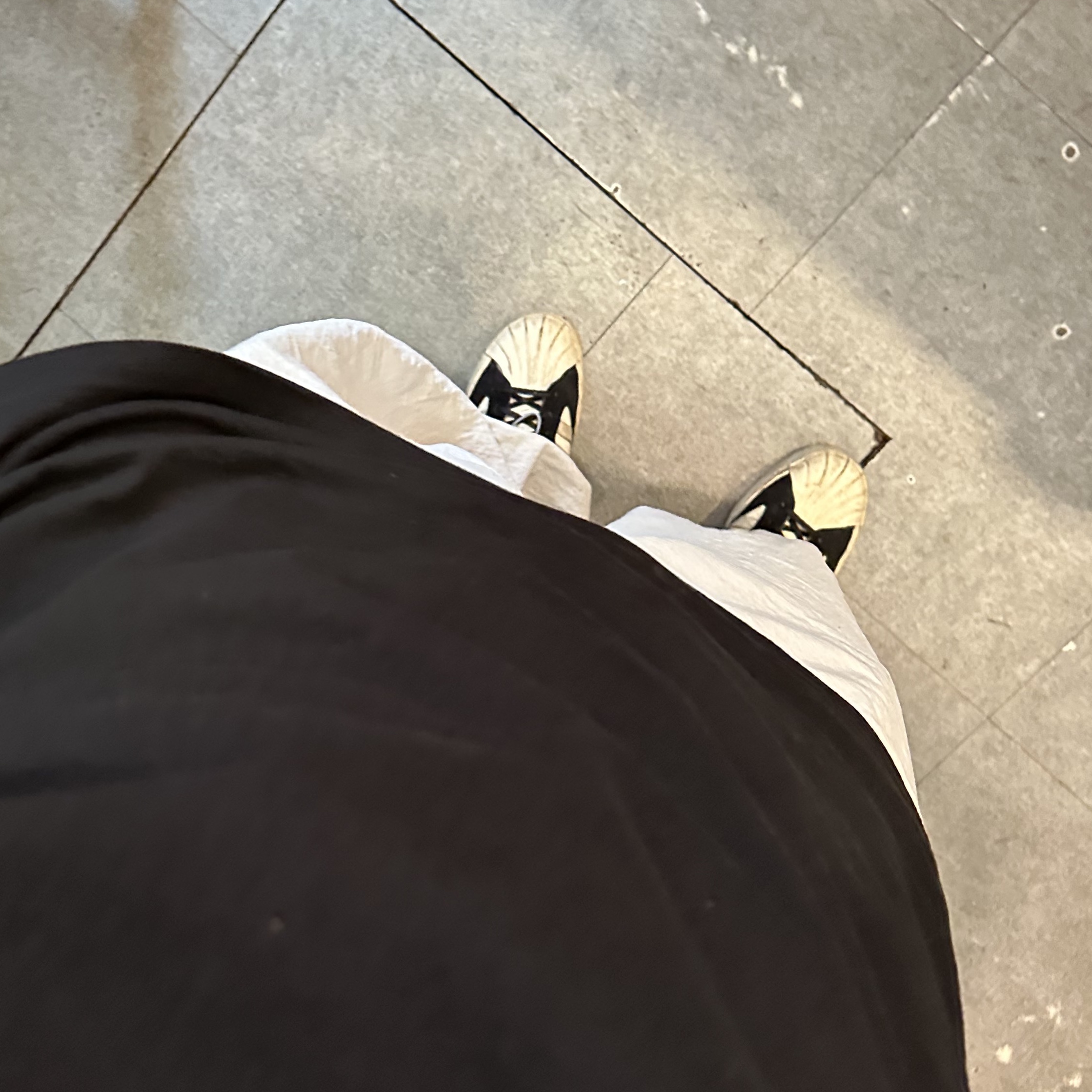 Zara x Ader Error Slit Jeans Black, Y-3 Yohji Pro White Black Grey 착용 스타일 - 2