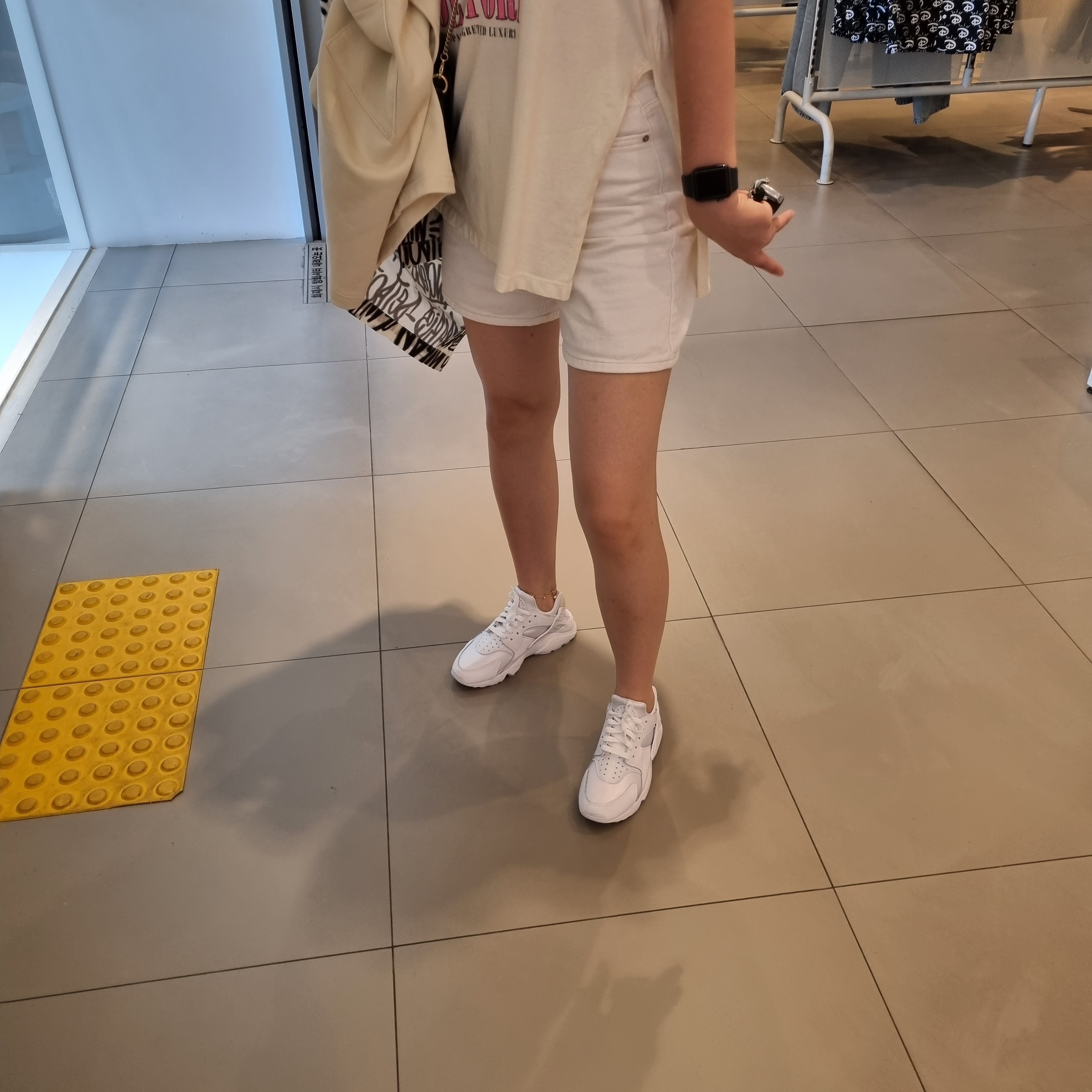 (W) Nike Air Huarache White Pure Platinum 착용 스타일 - 2