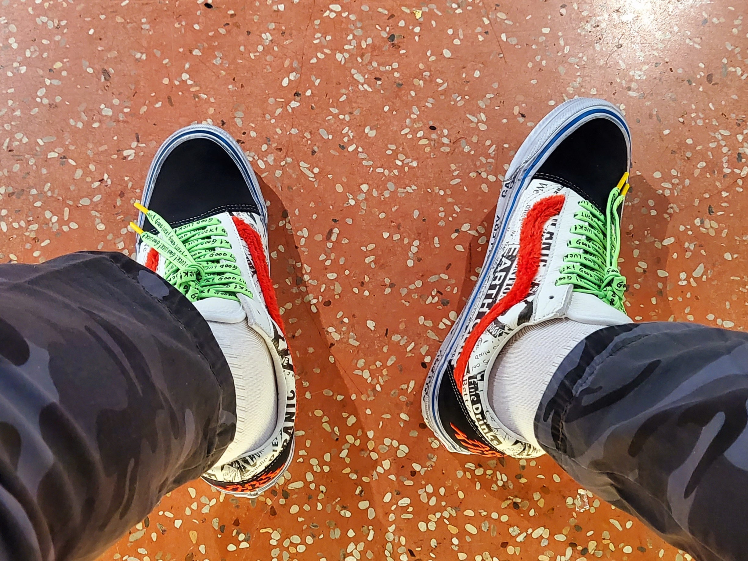Vans Vault x Gallery Dept. OG Old Skool LX 착용 스타일 - 4