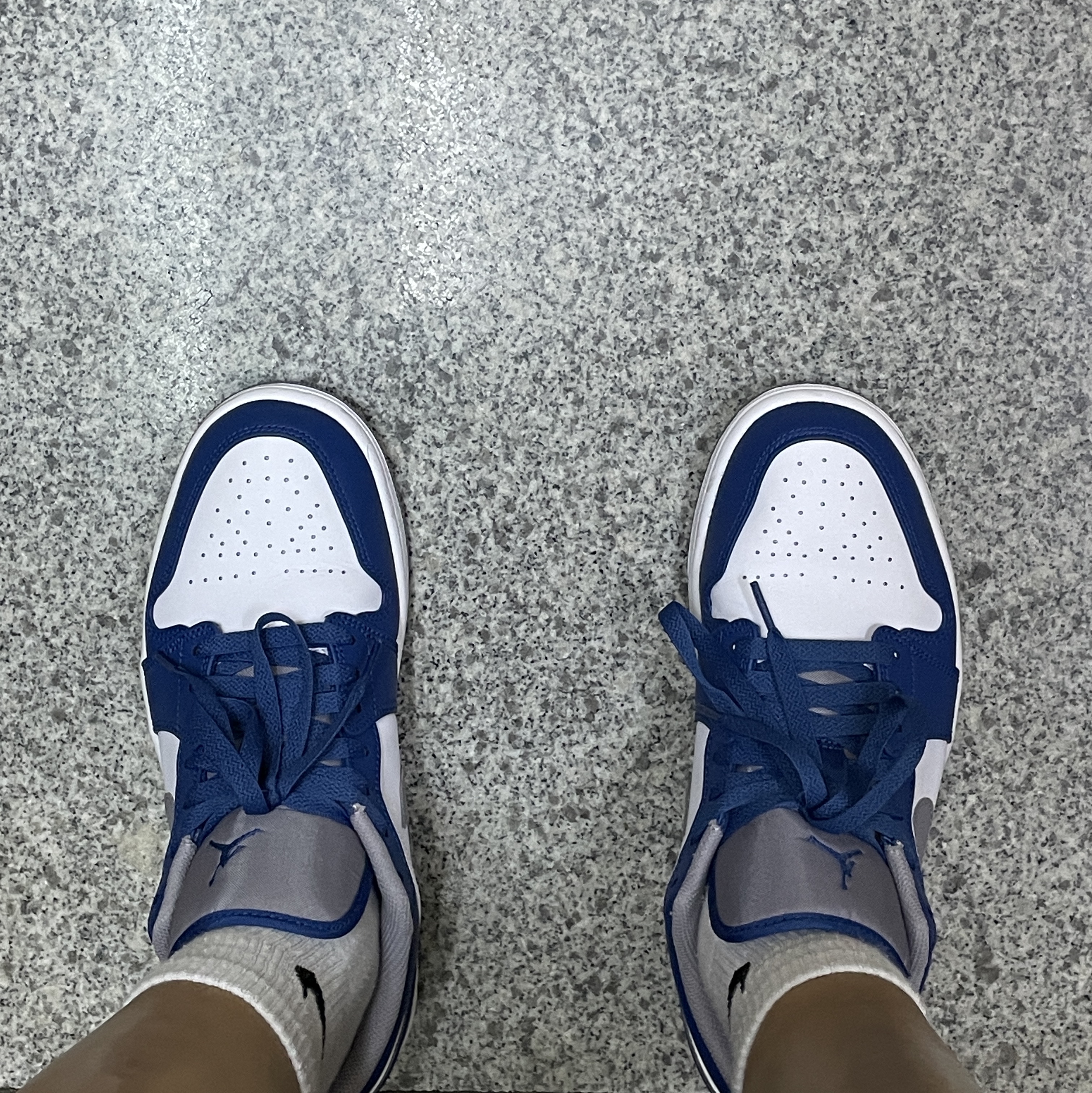 Jordan 1 Low True Blue Cement Grey 착용 스타일