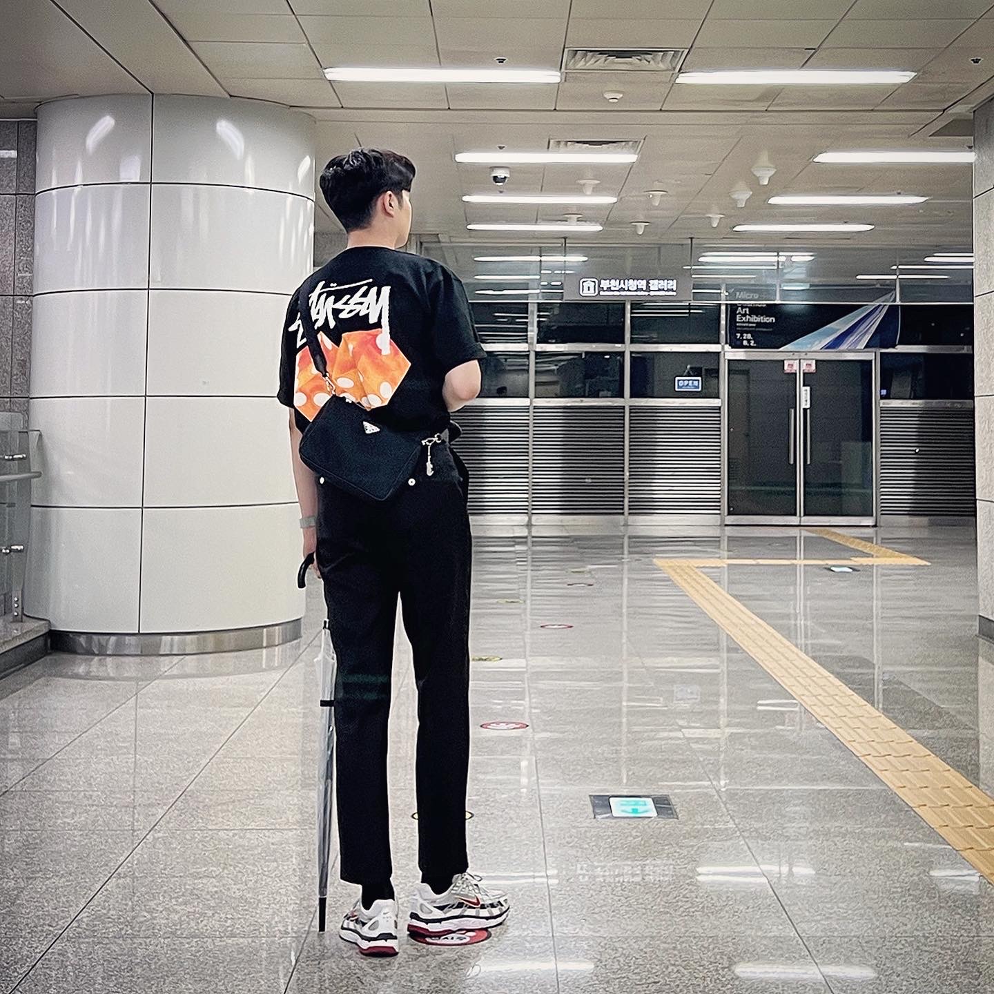 (W) Nike P-6000 Metallic Silver Red, Stussy Diced Out T-Shirt Black 착용 스타일 - 4