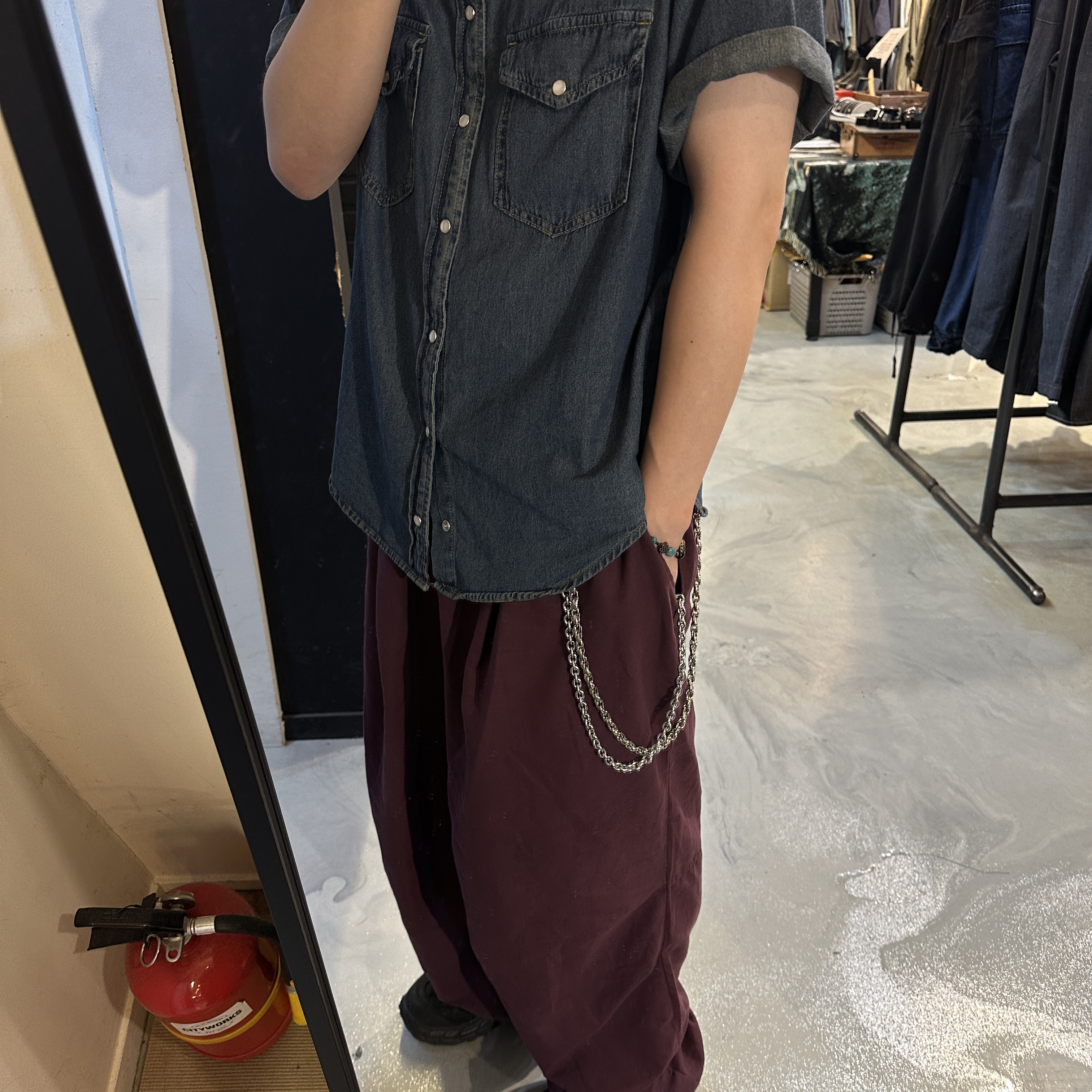 Supreme Chain Zippo Silver - 23SS, Hoka x Engineered Garments Tor Ultra Low Black 착용 스타일 - 1