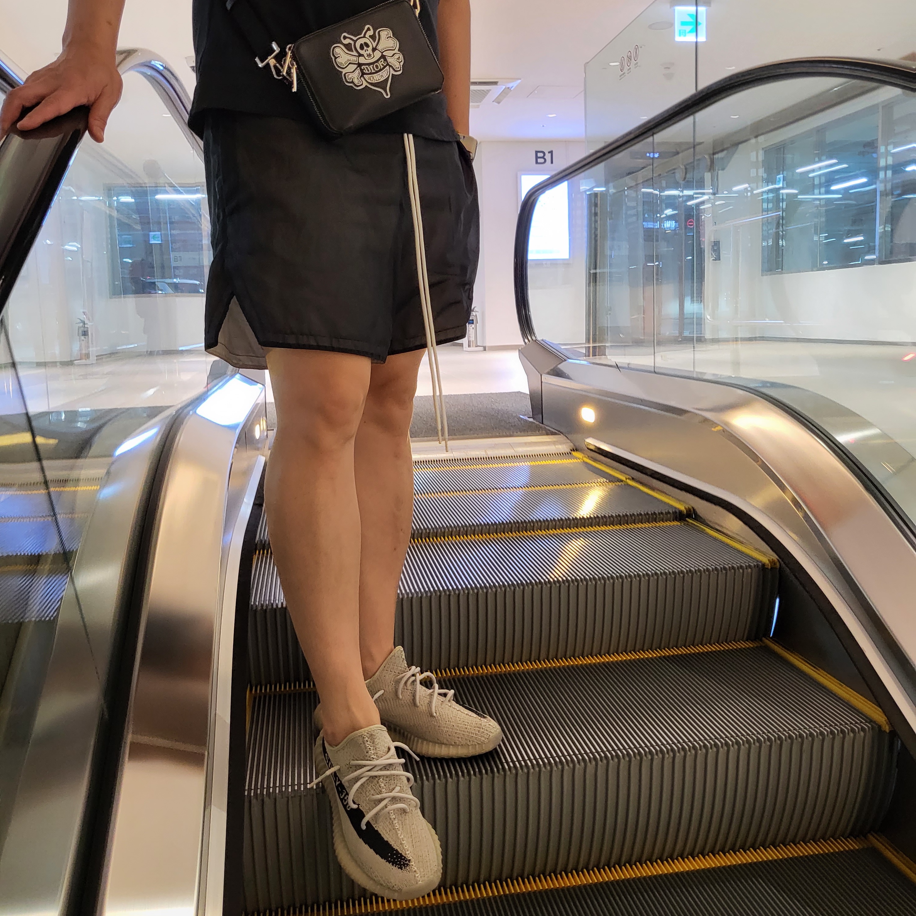 Adidas Yeezy Boost 350 V2 Slate Core Black 2022/2023 착용 스타일