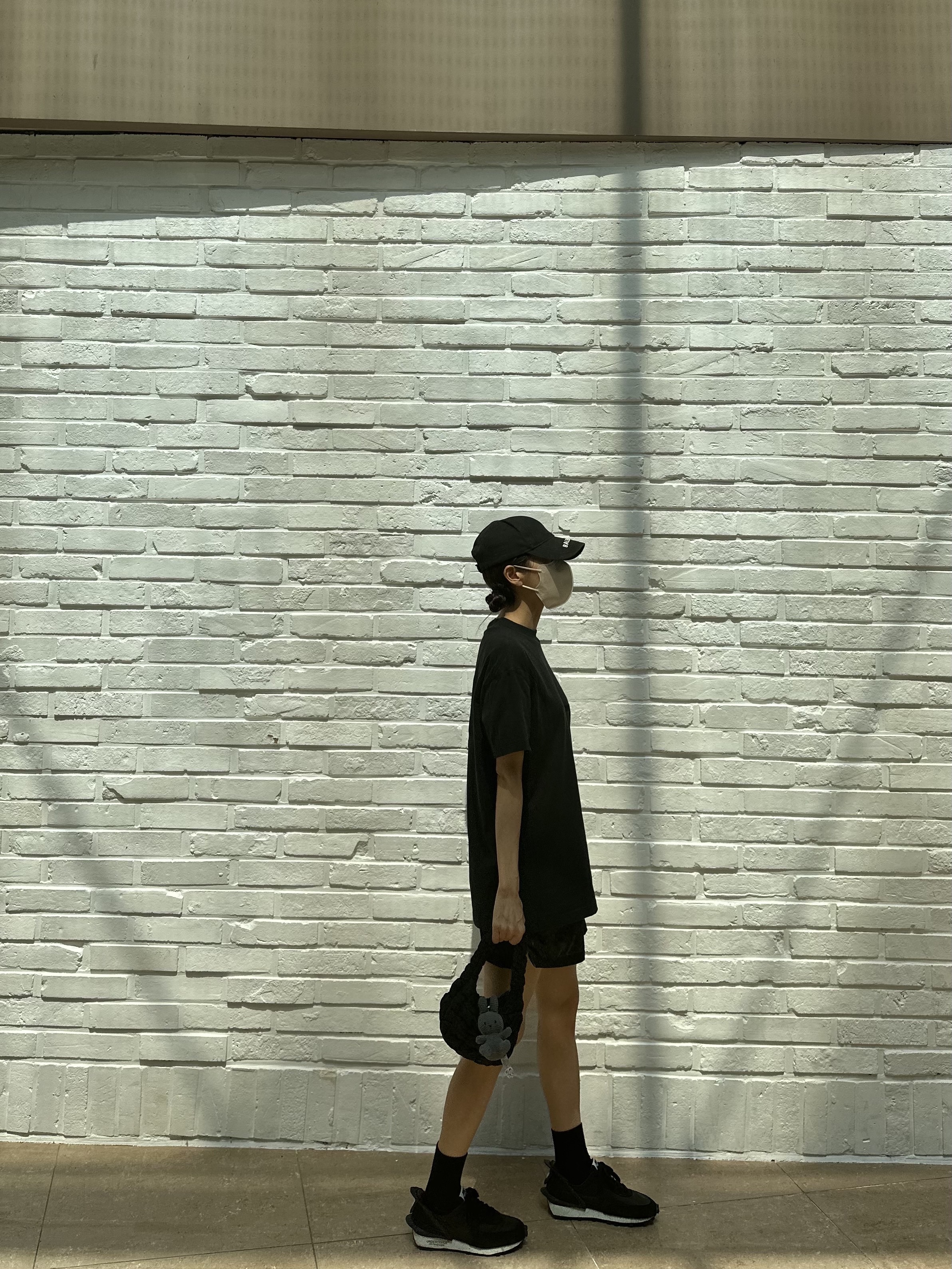 (W) Nike x Undercover Daybreak Black Sail, COS Quilted Micro Bag Black 착용 스타일 - 1