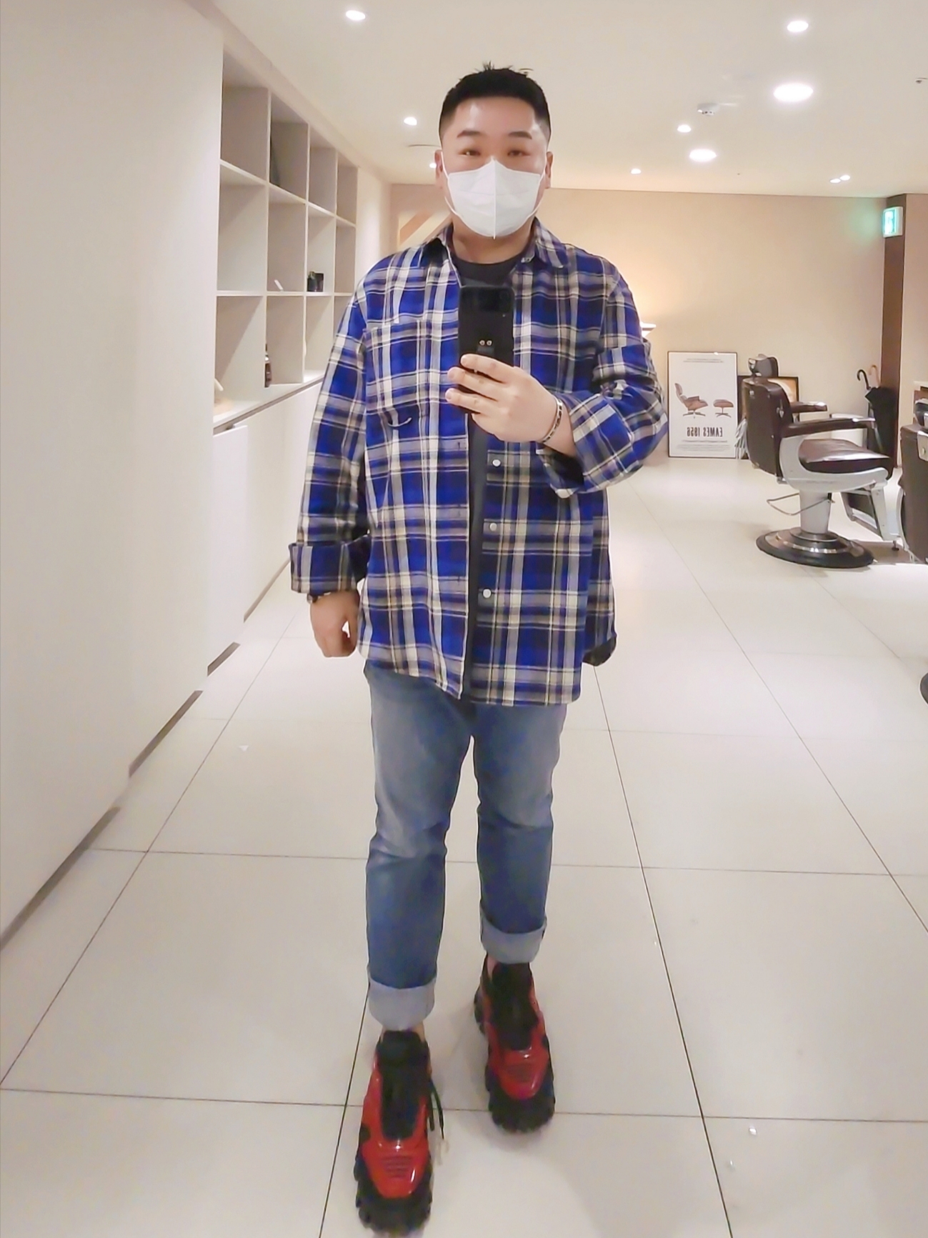 Prada Cloudbust Thunder Technical Fabric Sneakers Black 착용 스타일