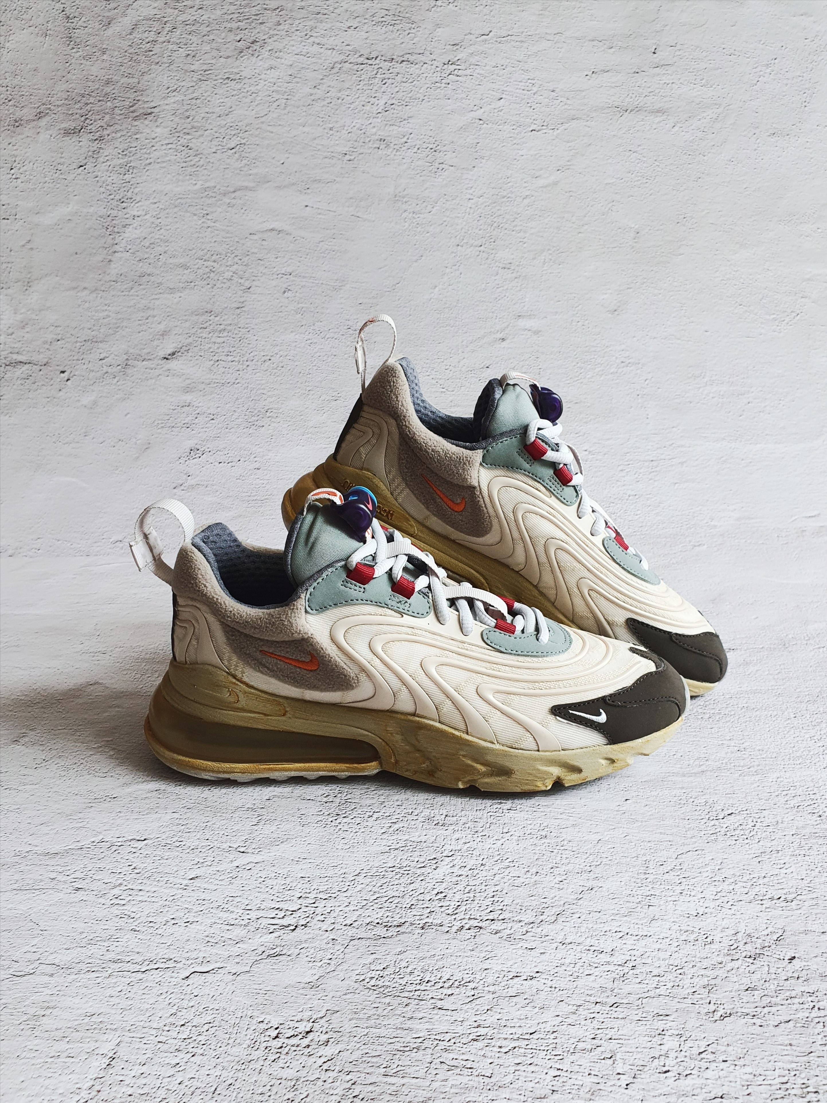 Nike x Travis Scott Air Max 270 React Cactus Trails 착용 스타일