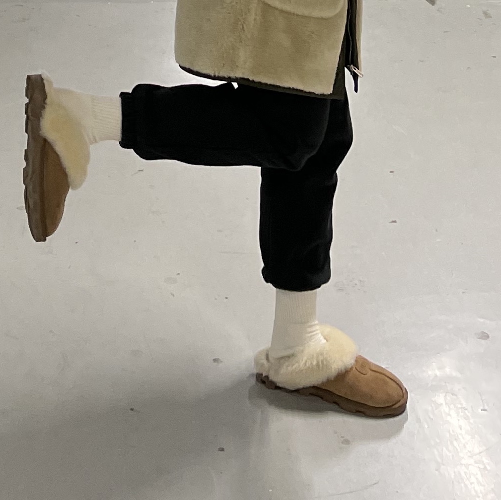 (W) UGG Disquette Slipper Chestnut 착용 스타일