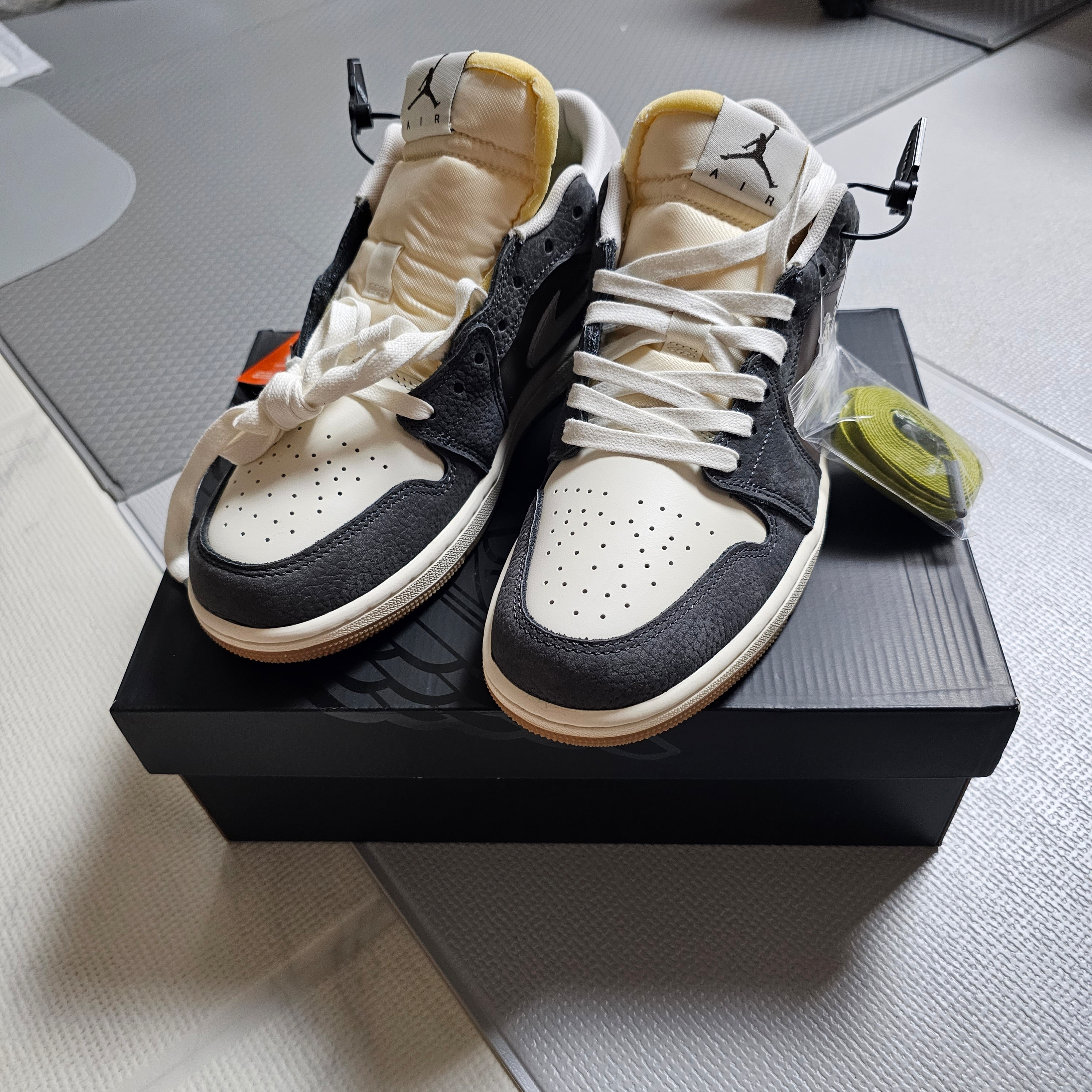 Jordan 1 Low Kkachi 착용 스타일 - 1