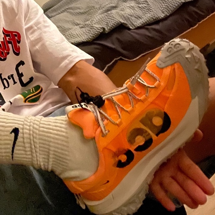 Nike ACG Mountain Fly 2 Low Laser Orange 착용 스타일