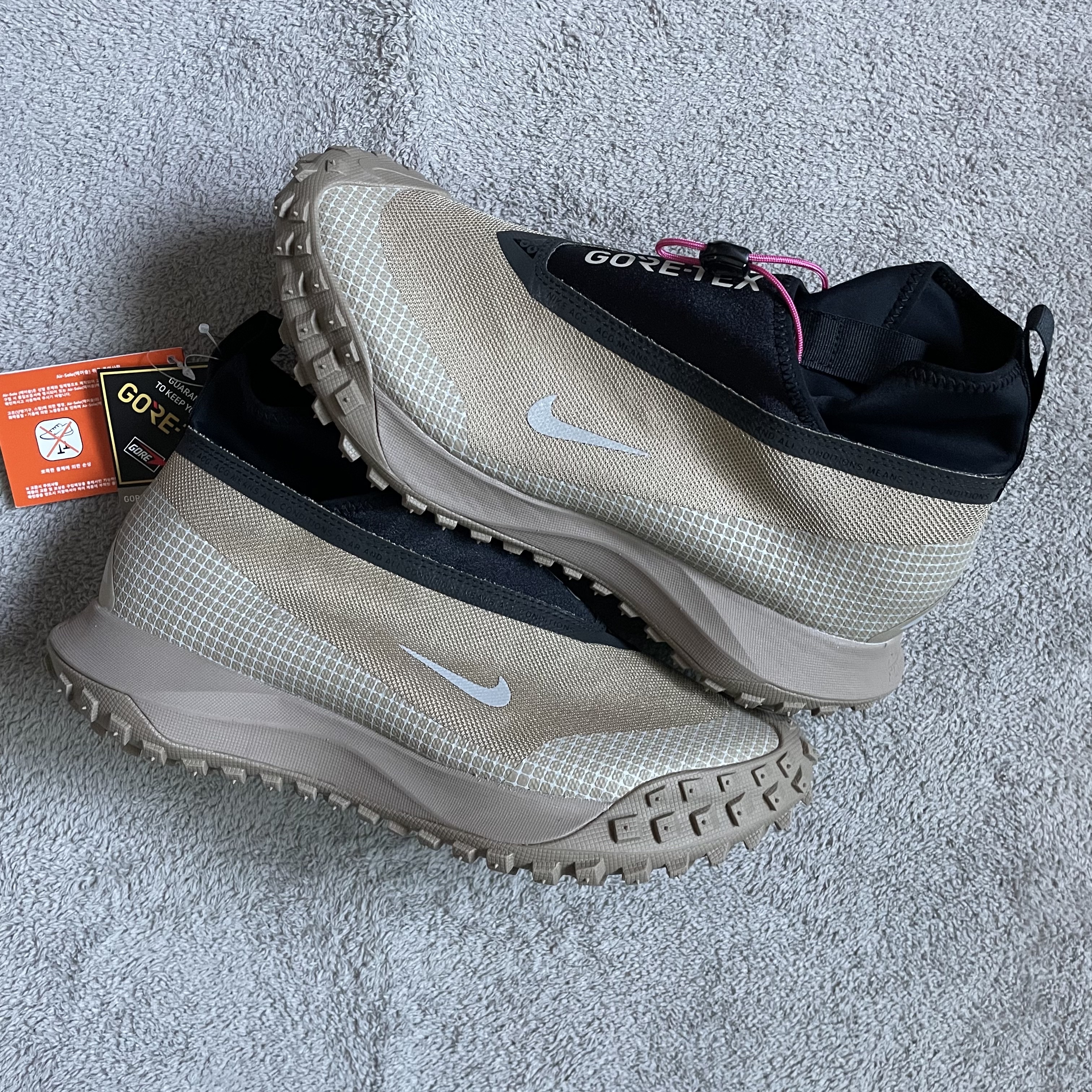 Nike ACG Mountain Fly Gore-Tex Khaki 착용 스타일