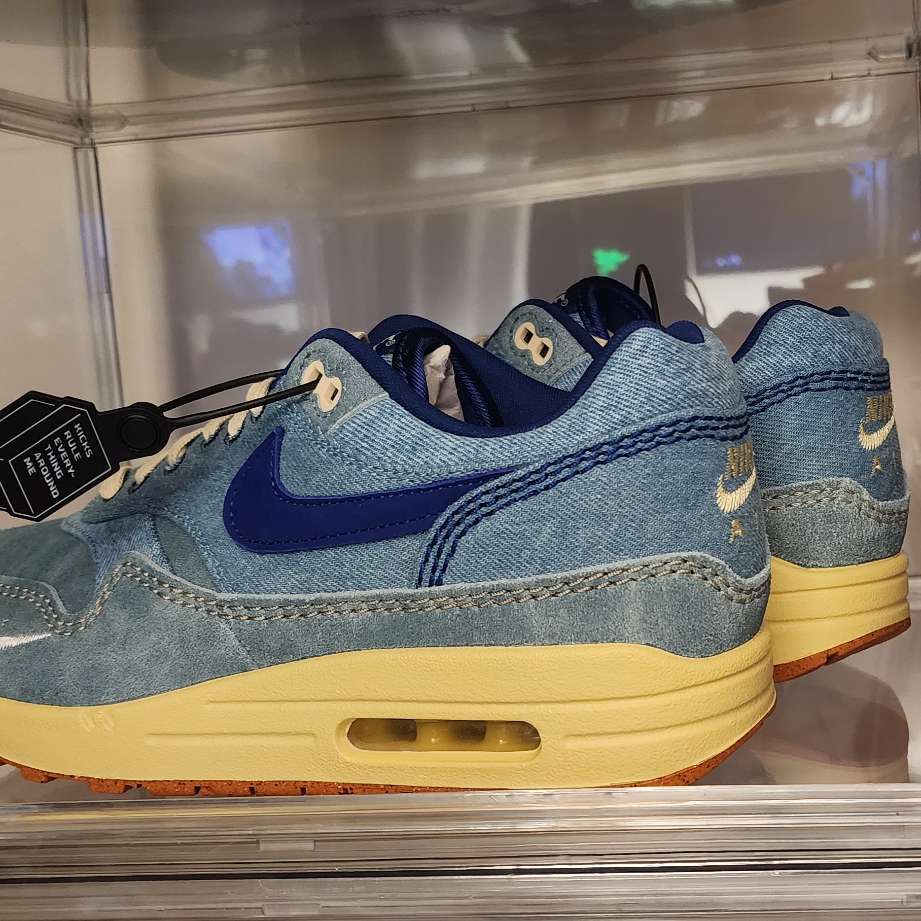 Nike Air Max 1 Premium Dirty Denim 착용 스타일