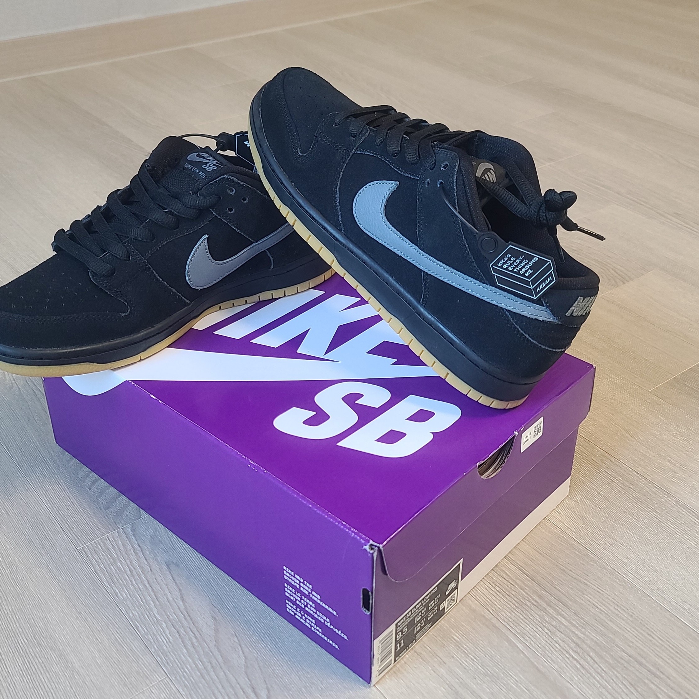 Nike SB Dunk Low Pro Black Cool Grey 착용 스타일