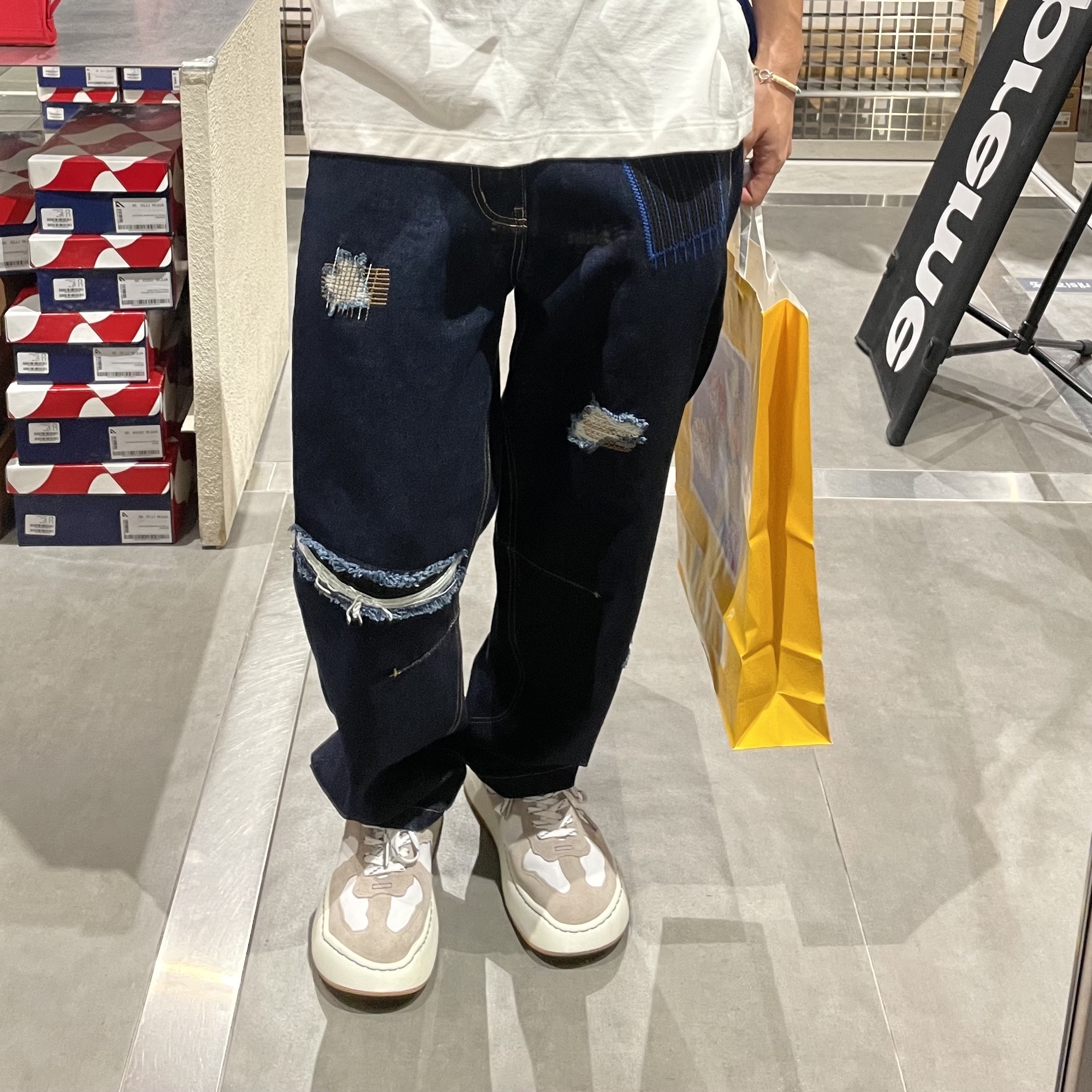 Ader Error Log; Baus Off White 착용 스타일