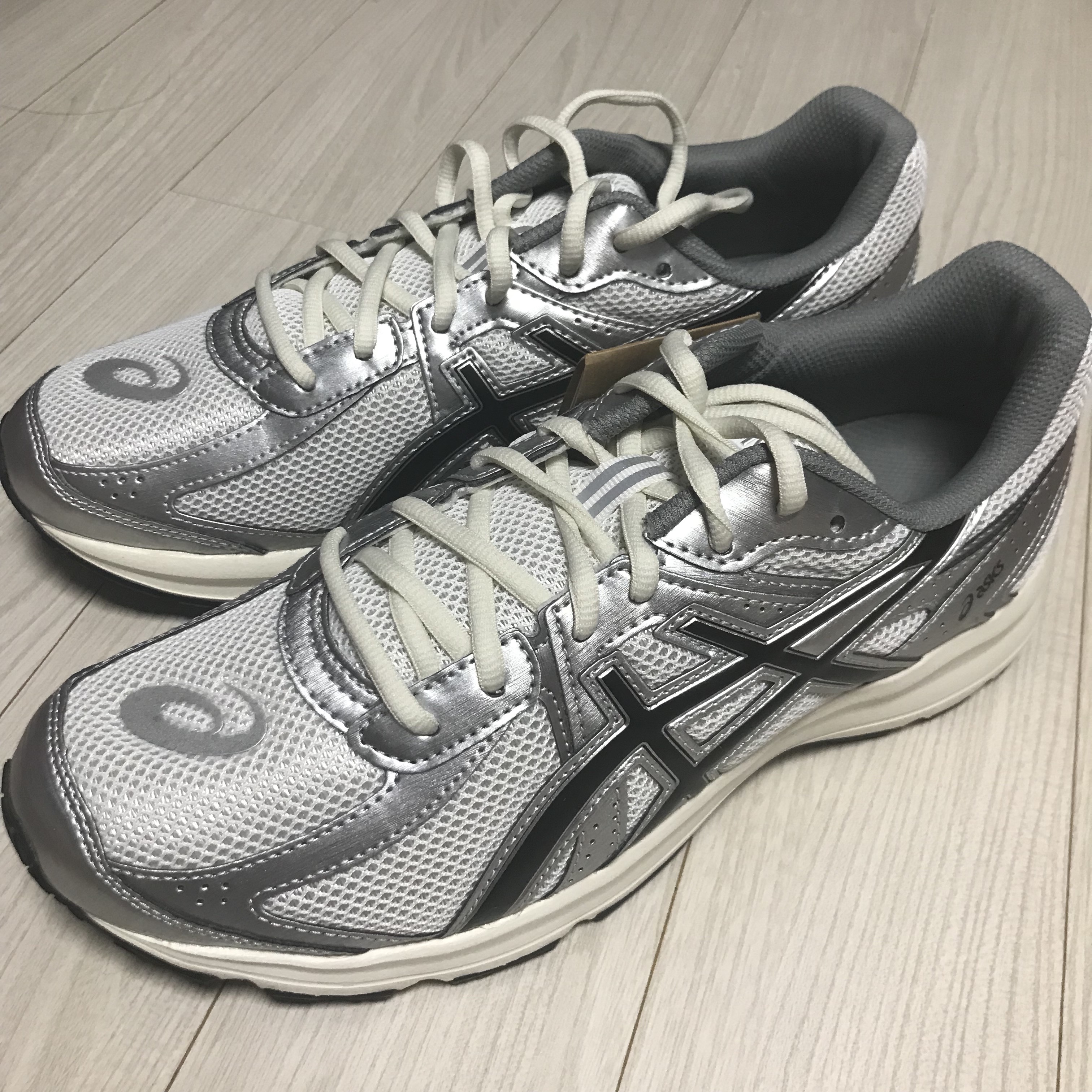 Asics Jog 100 S White Black - 2E Wide 착용 스타일