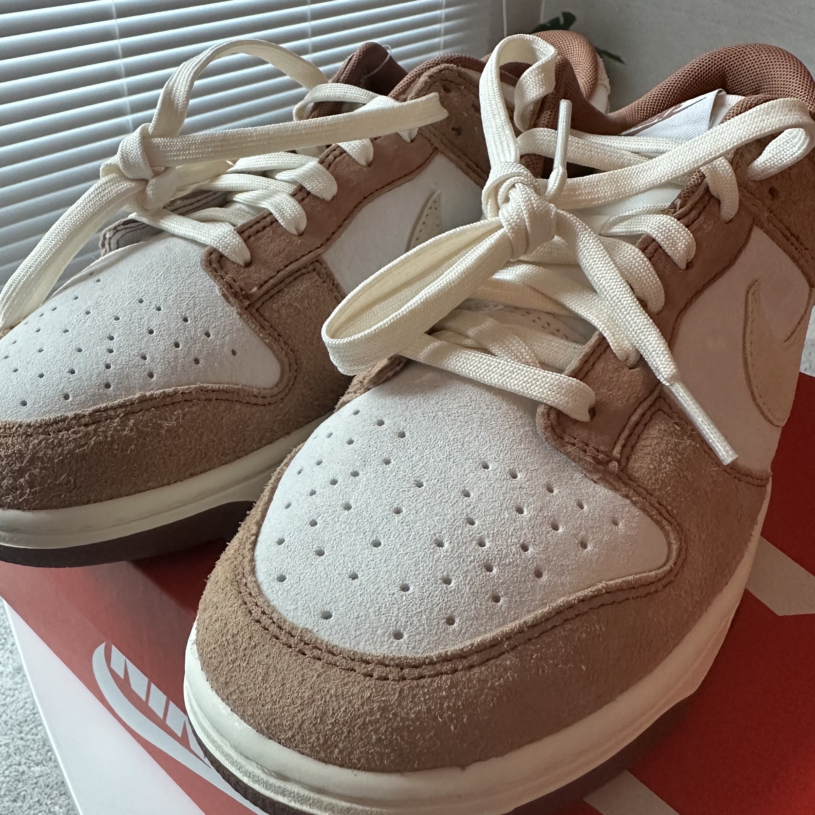 Nike Dunk Low Pro Premium Medium Curry 착용 스타일 - 2