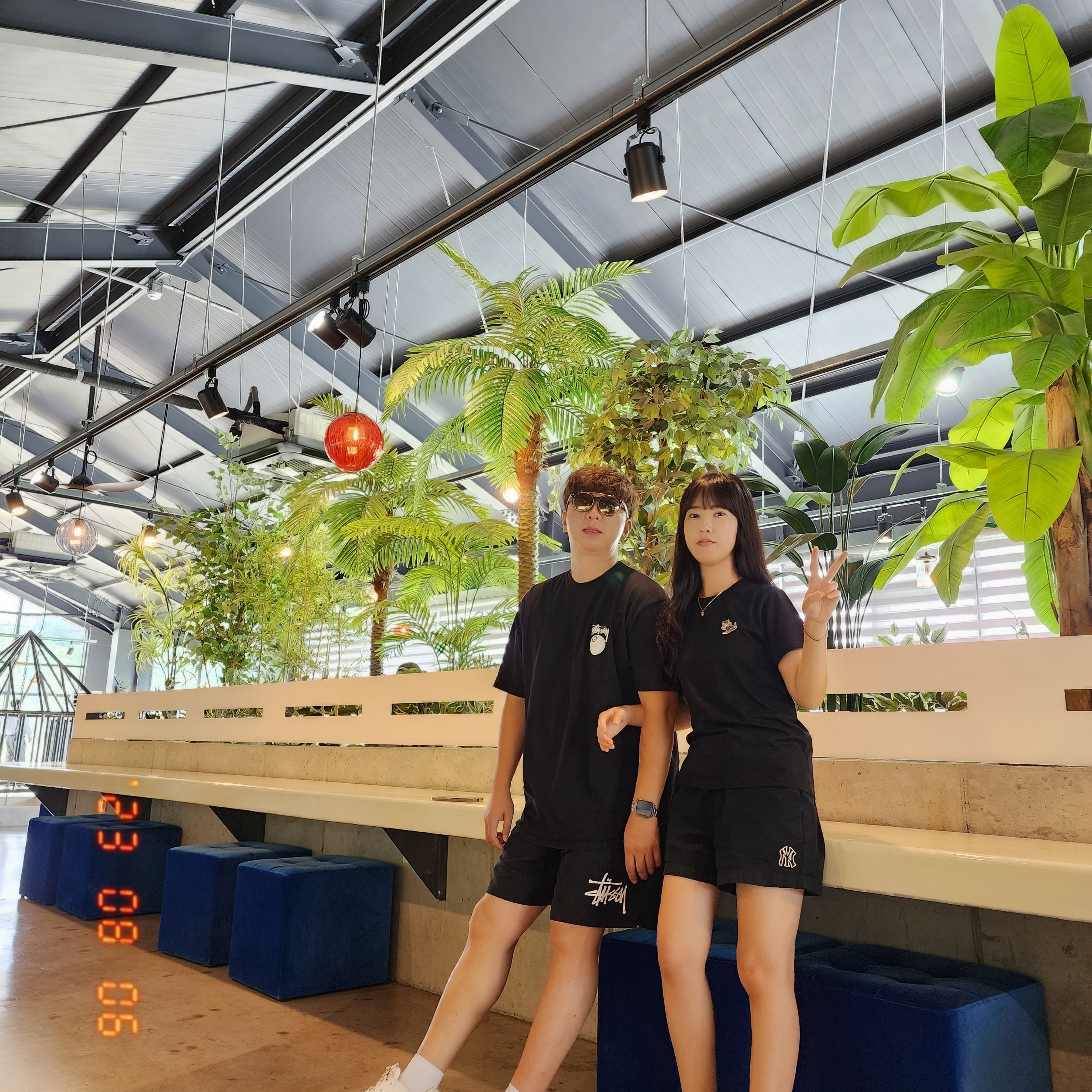 Stussy Big Basic Water Shorts Black, Stussy Billiards T-Shirt Black 착용 스타일 - 3