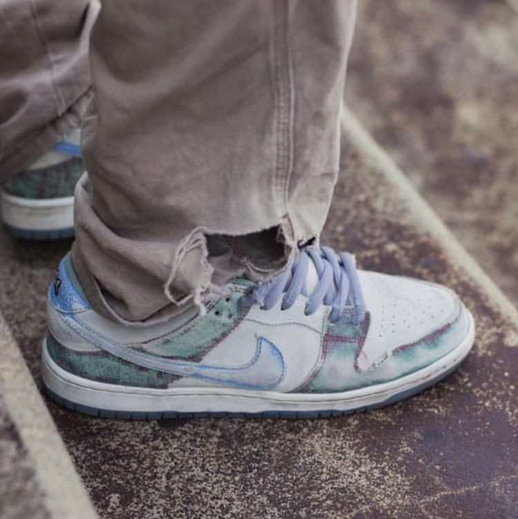 Nike x Crenshaw Skate Club SB Dunk Low Sail Light Blue Cedar 착용 스타일 - 2