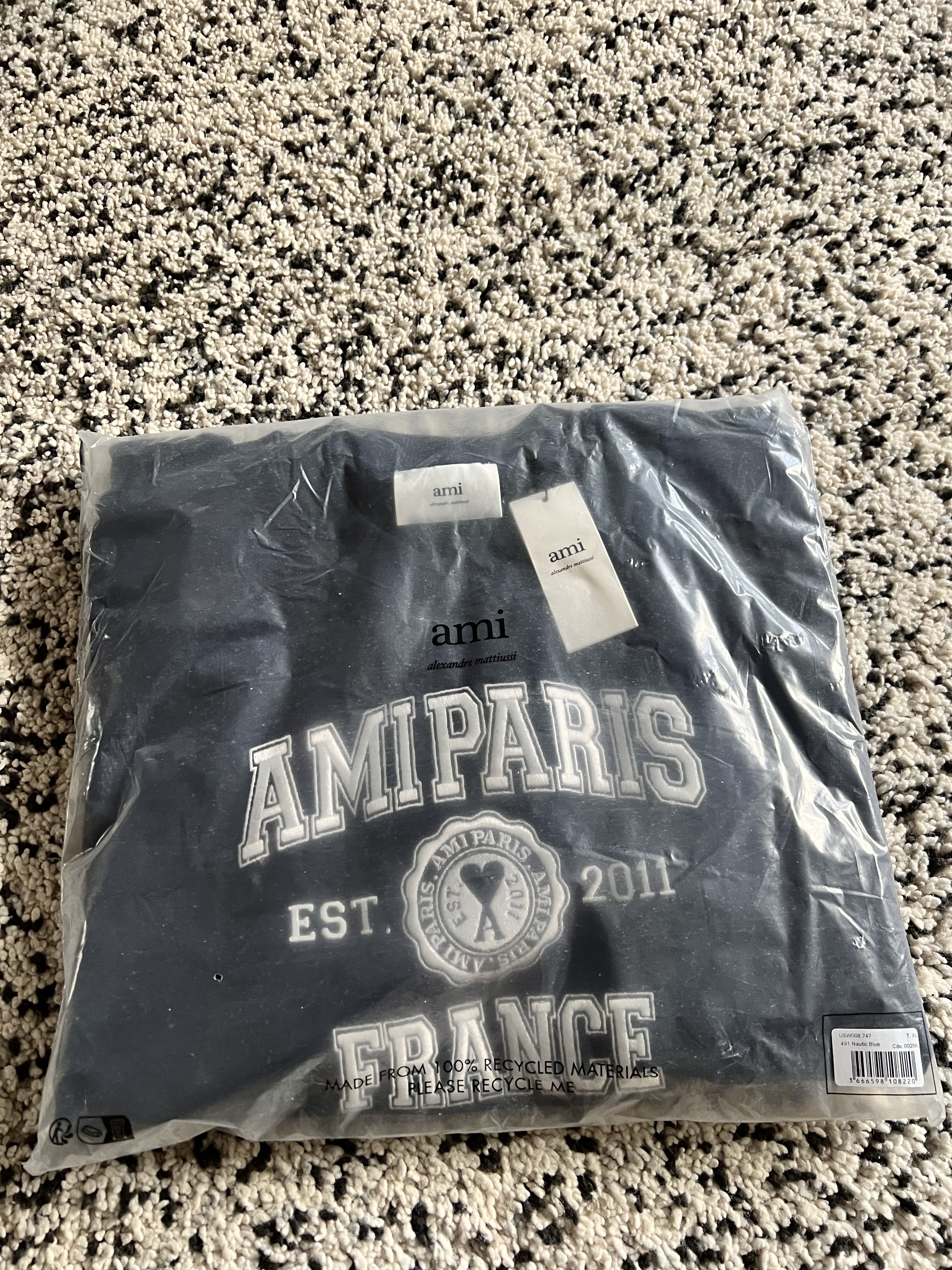 Ami Paris France Crewneck Sweatshirt Nautic Blue, Jordan x Travis Scott Canvas Pants - Asia 착용 스타일 - 2