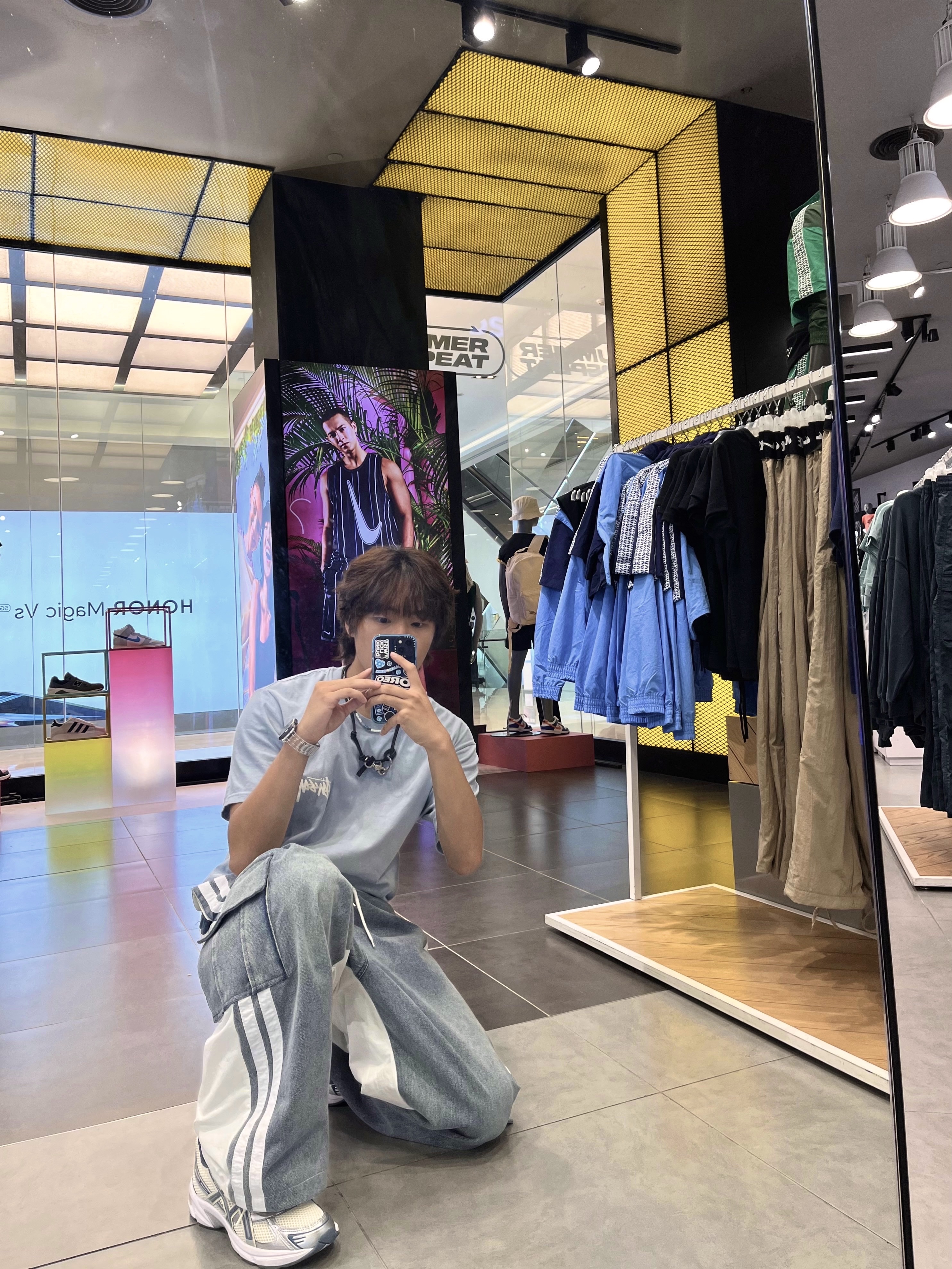 NewJeans Tokki Merchandise Fluffy Keyring White, Asics Gel-1130 Cream Ironclad 착용 스타일 - 2