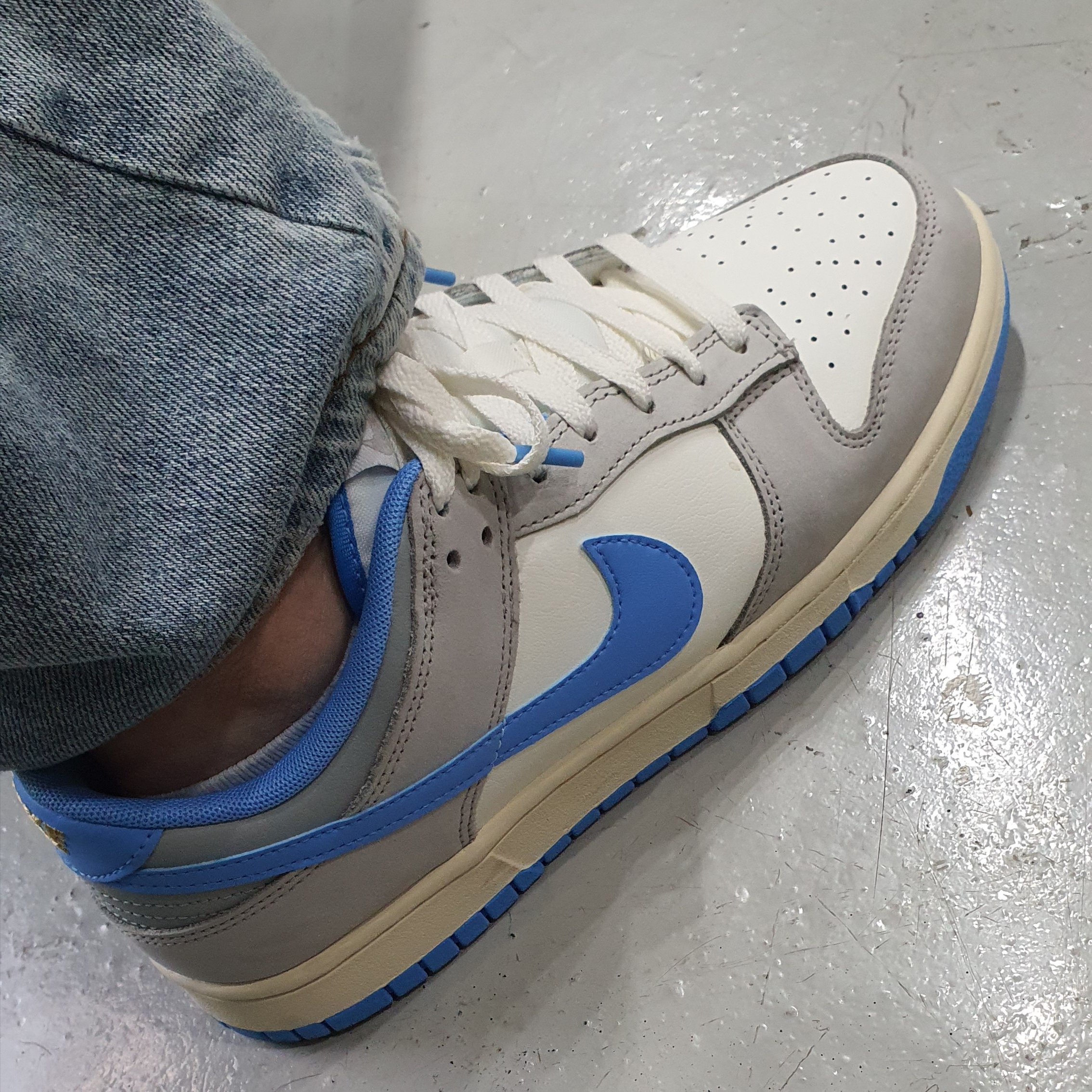 Nike Dunk Low Sail University Blue 착용 스타일