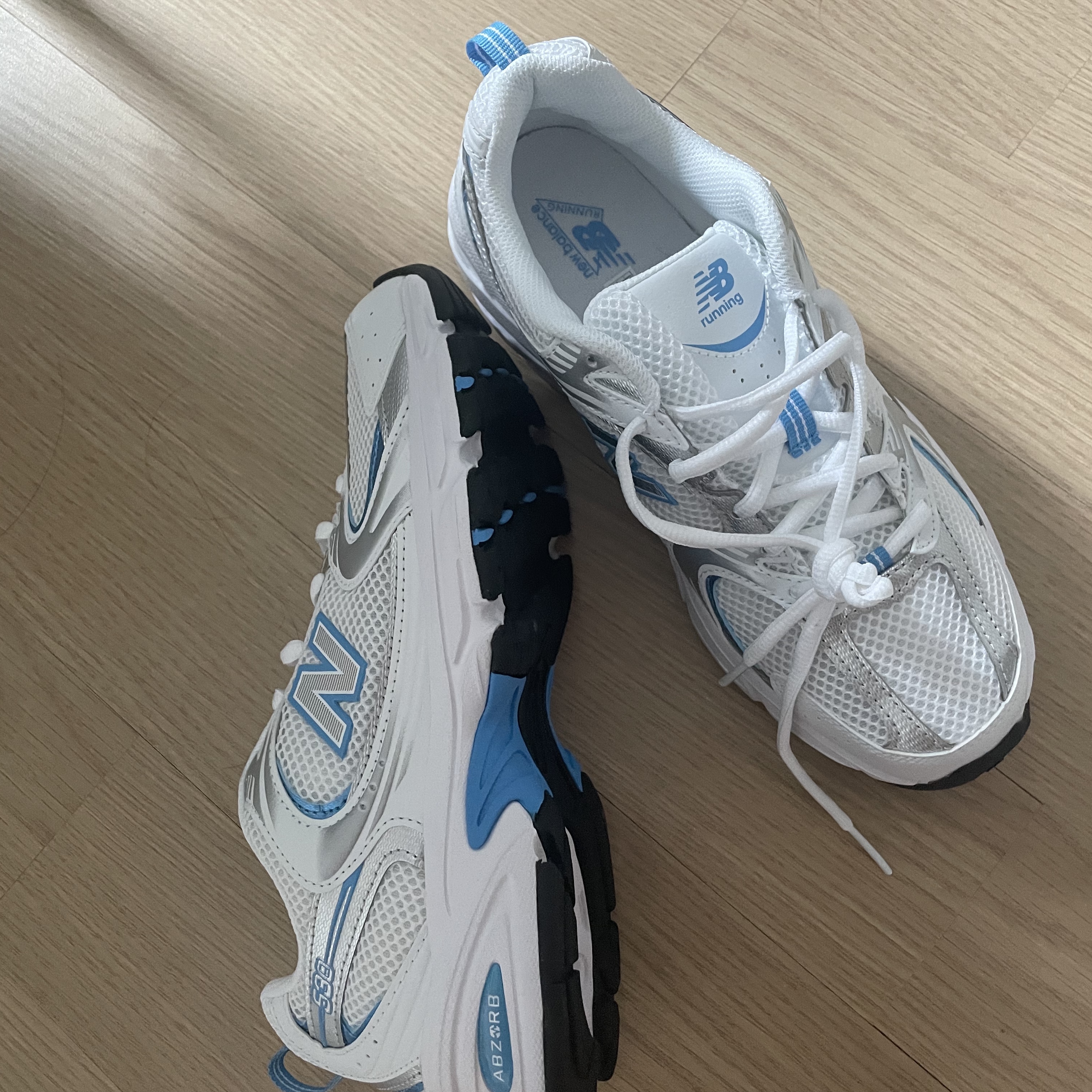New Balance 530 Sky Blue 착용 스타일