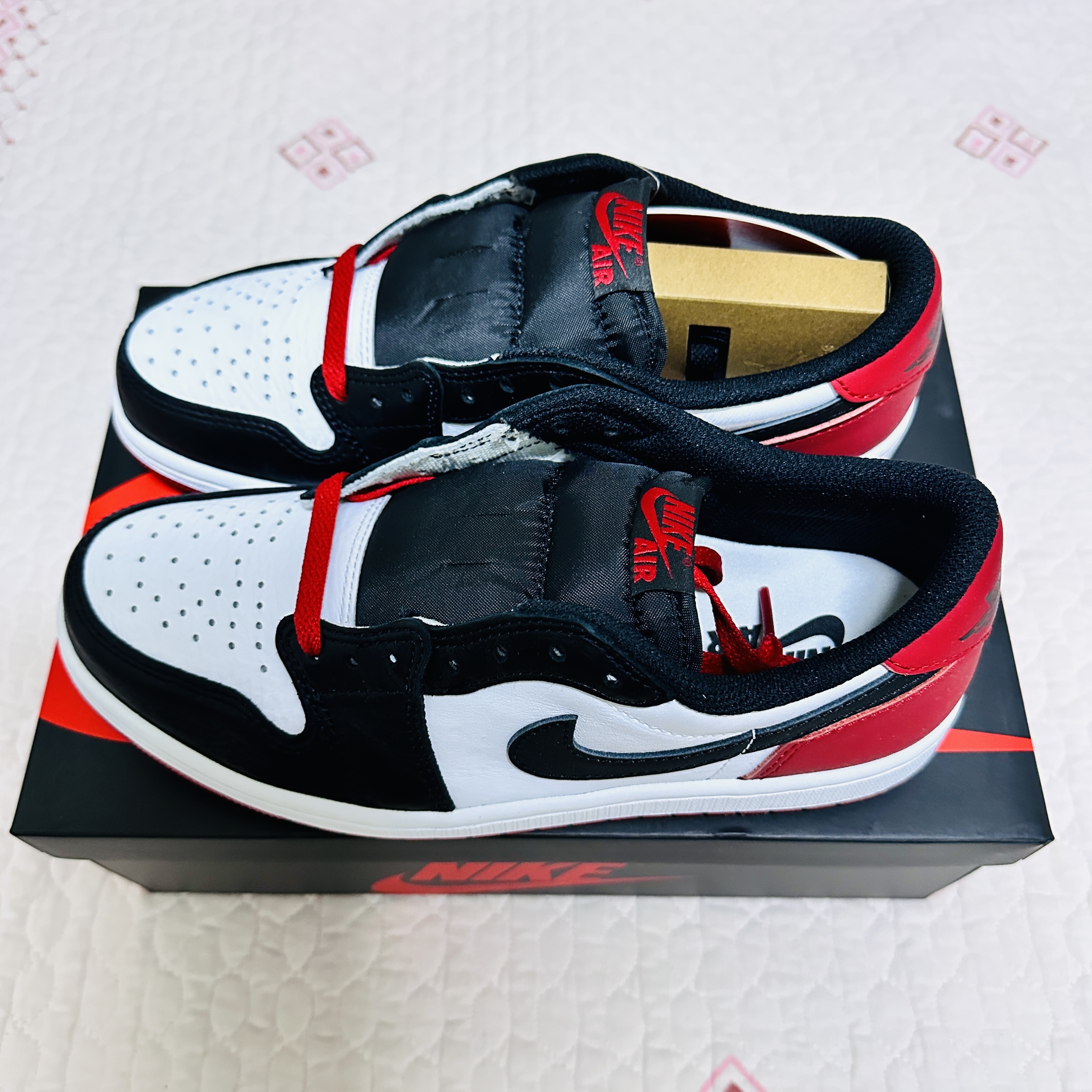 Jordan 1 Retro Low OG Black Toe 착용 스타일 - 2