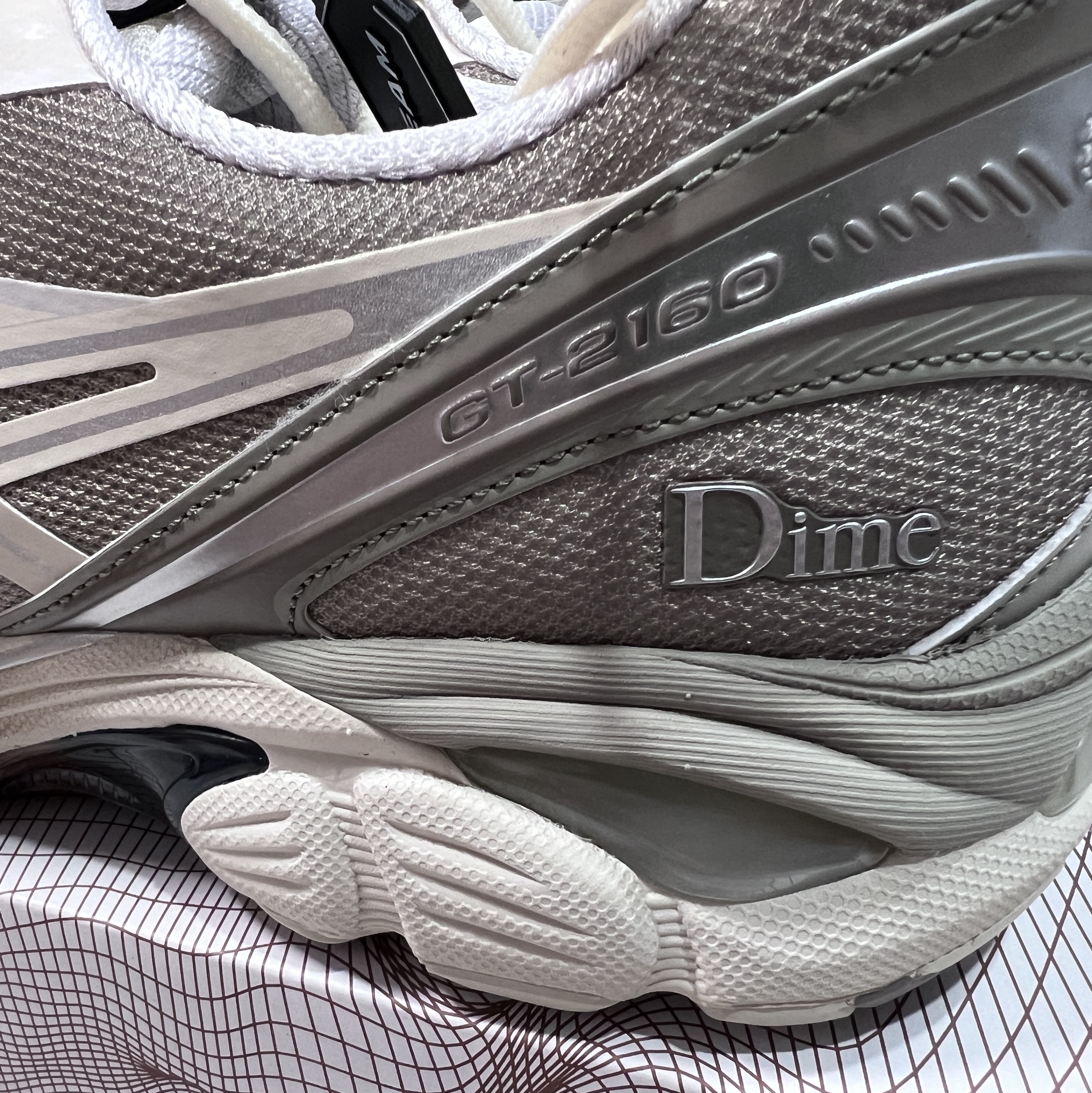 Asics x Dime GT-2160 Arctic Wolf London Fog 착용 스타일 - 1