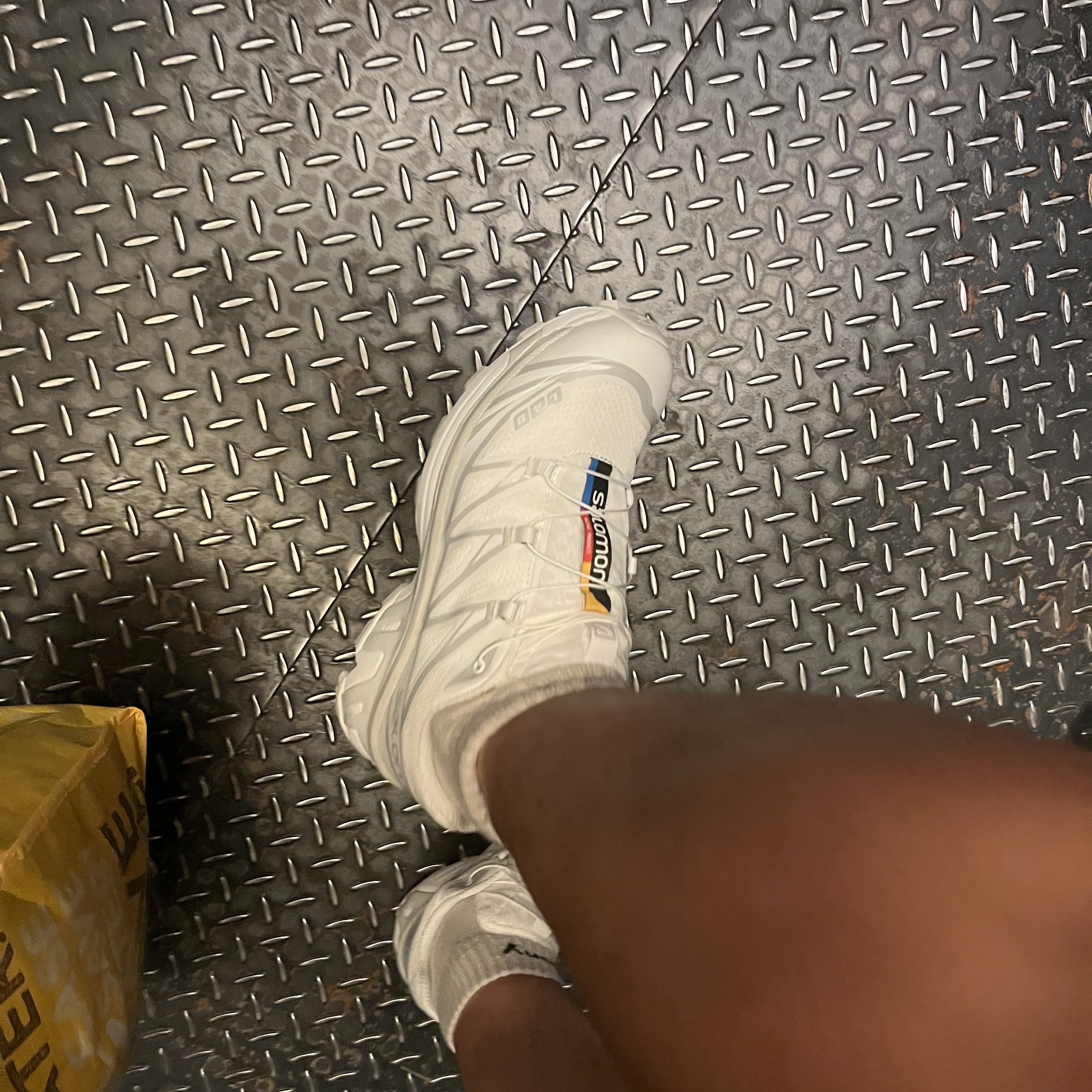 Salomon XT-6 ADV White 착용 스타일