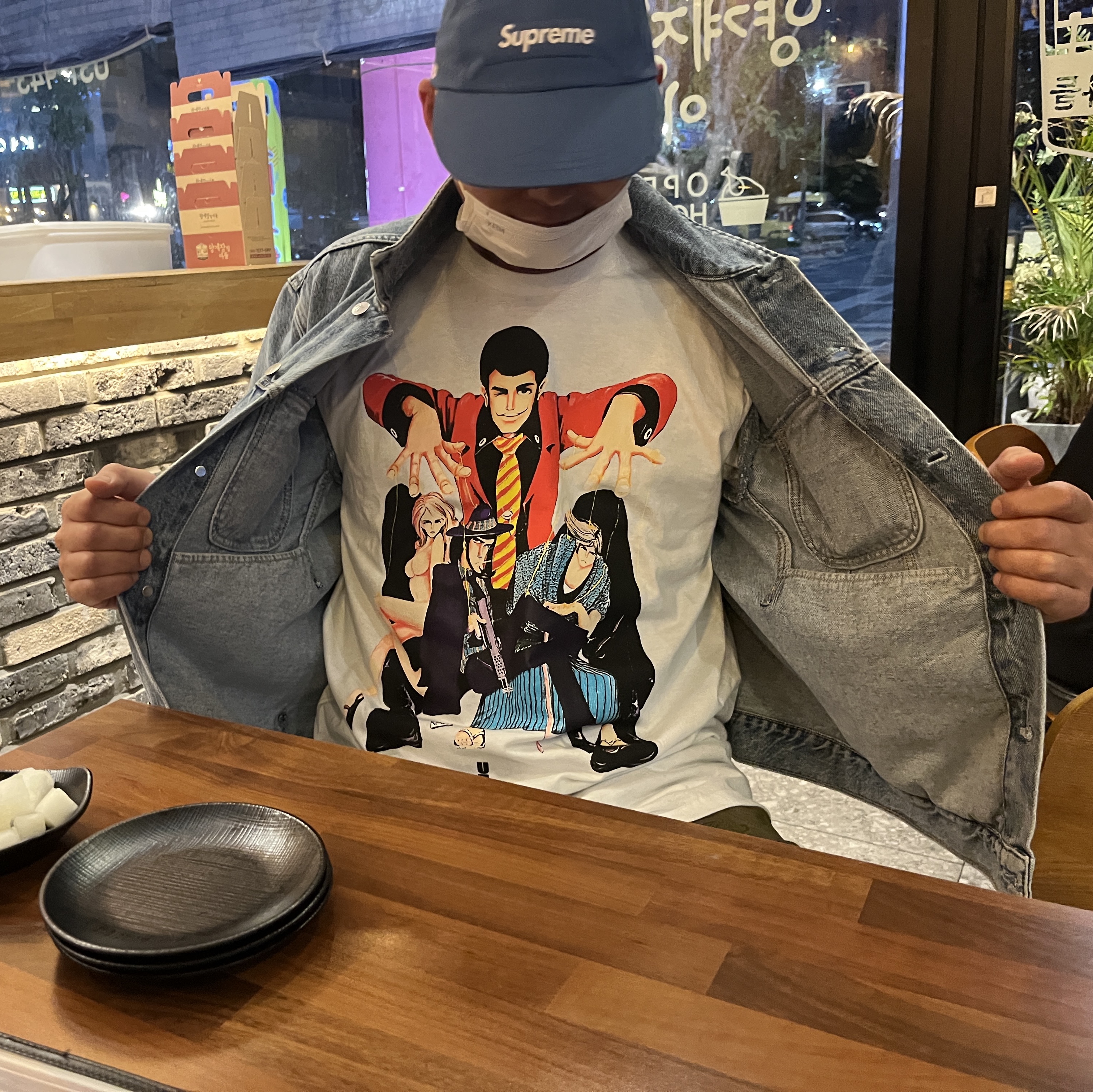 Supreme Gore-Tex Paclite Long Bill Camp Cap Blue - 23SS, Supreme x Undercover Lupin T-Shirt White - 23SS 착용 스타일