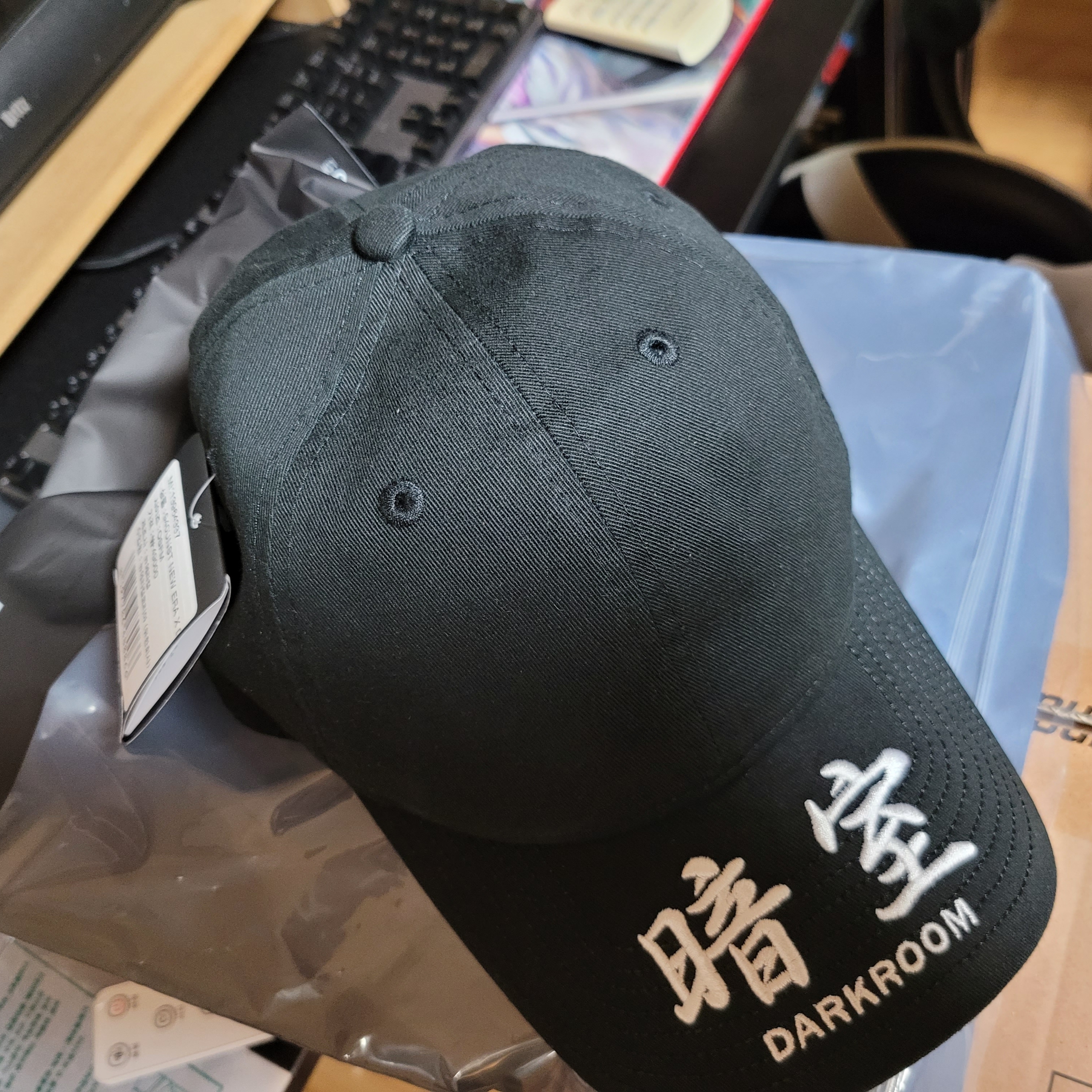 Darkr8m Studio x New Era Unstructured Ball Cap Black 착용 스타일 - 1