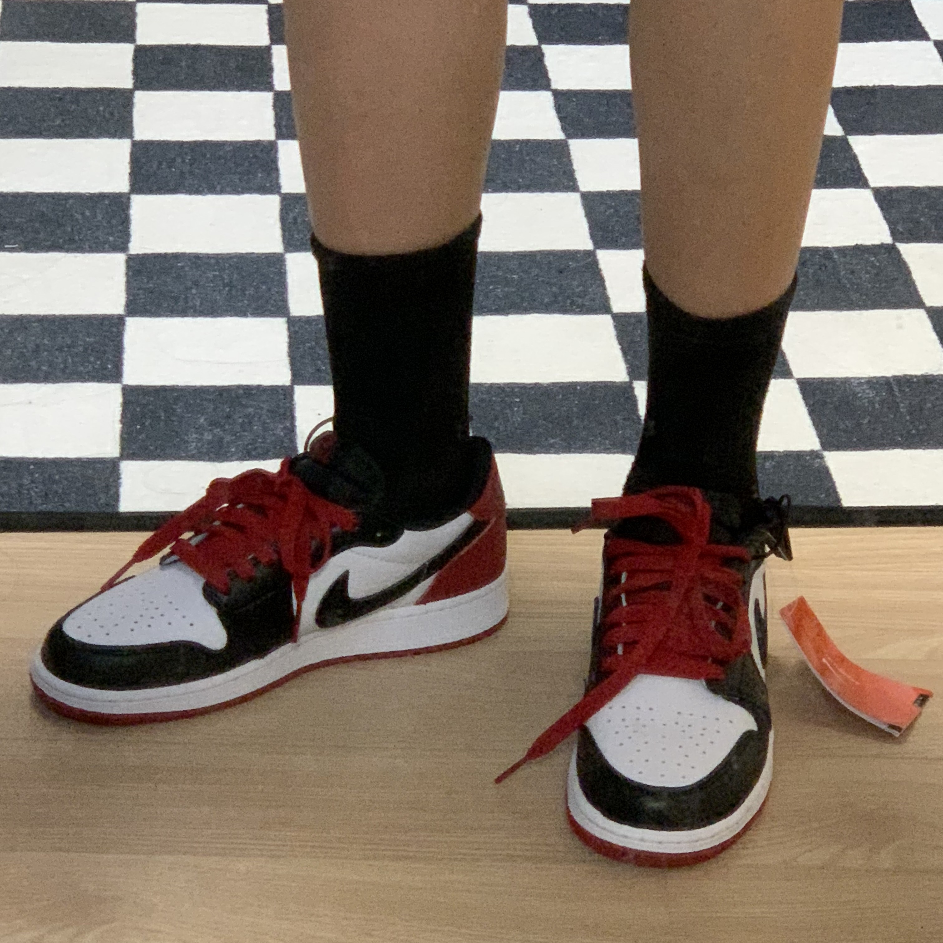(GS) Jordan 1 Retro Low OG Black Toe 착용 스타일