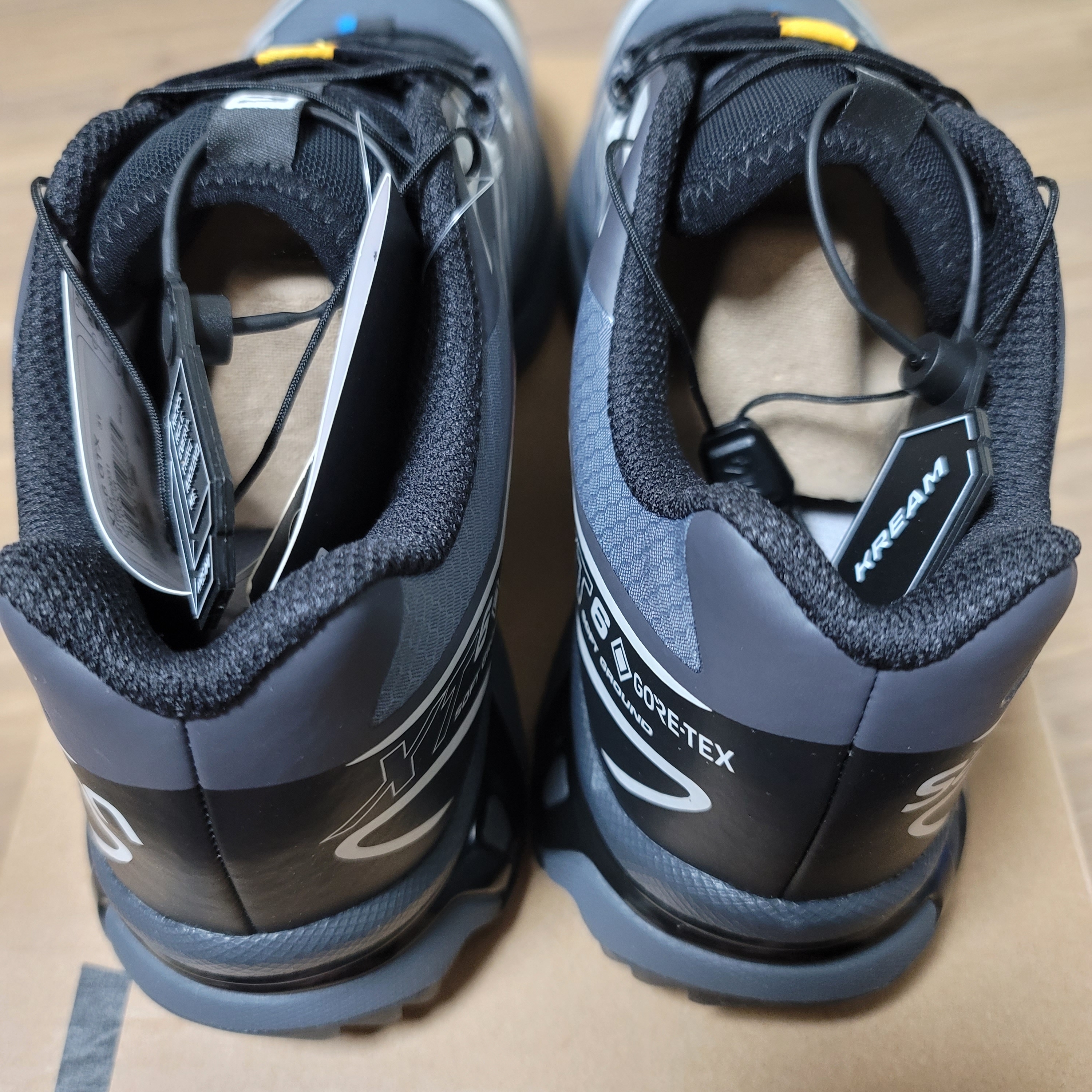 Salomon XT-6 Gore-Tex Black Ebony 착용 스타일 - 2